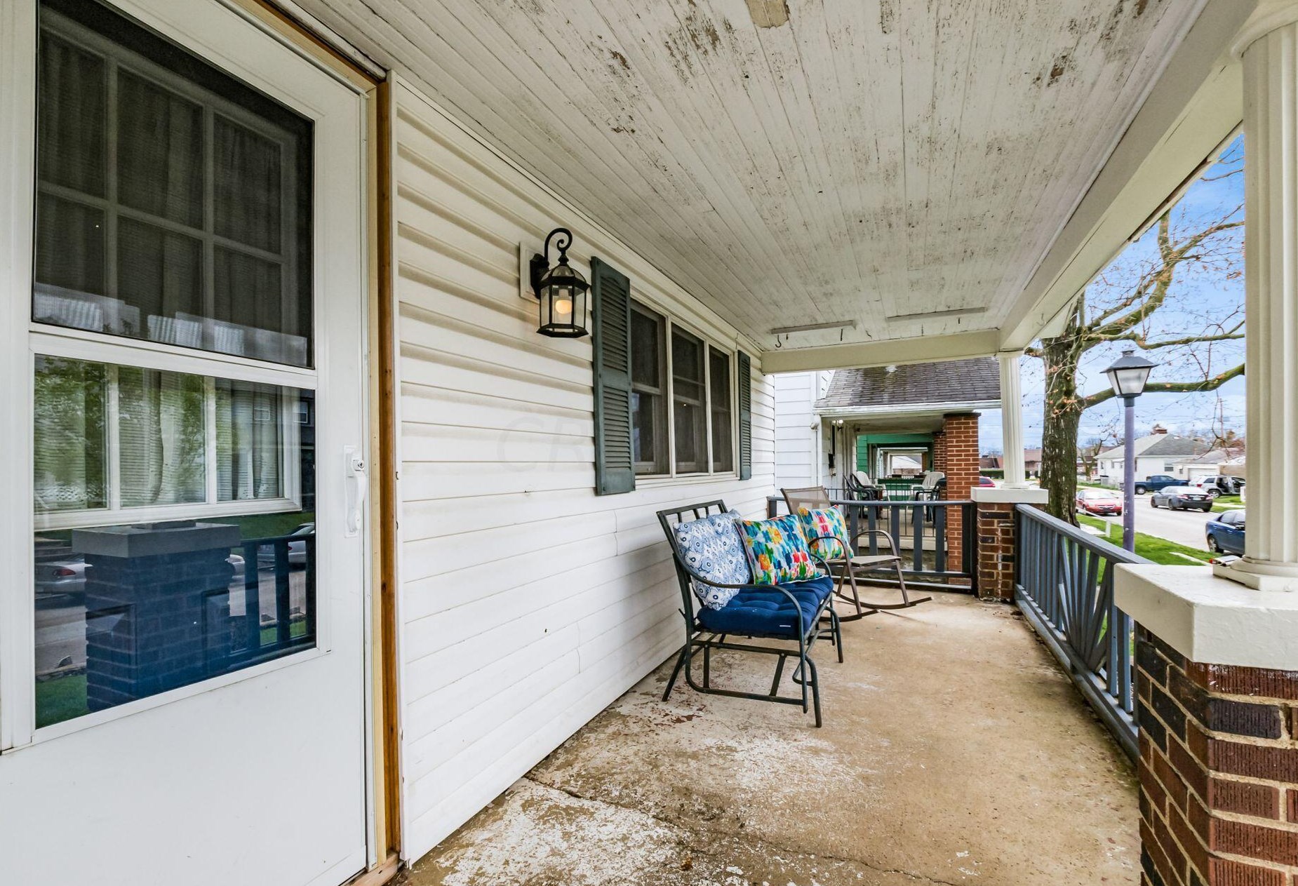 596 Townsend Ave, Columbus OH 43223-1825 exterior