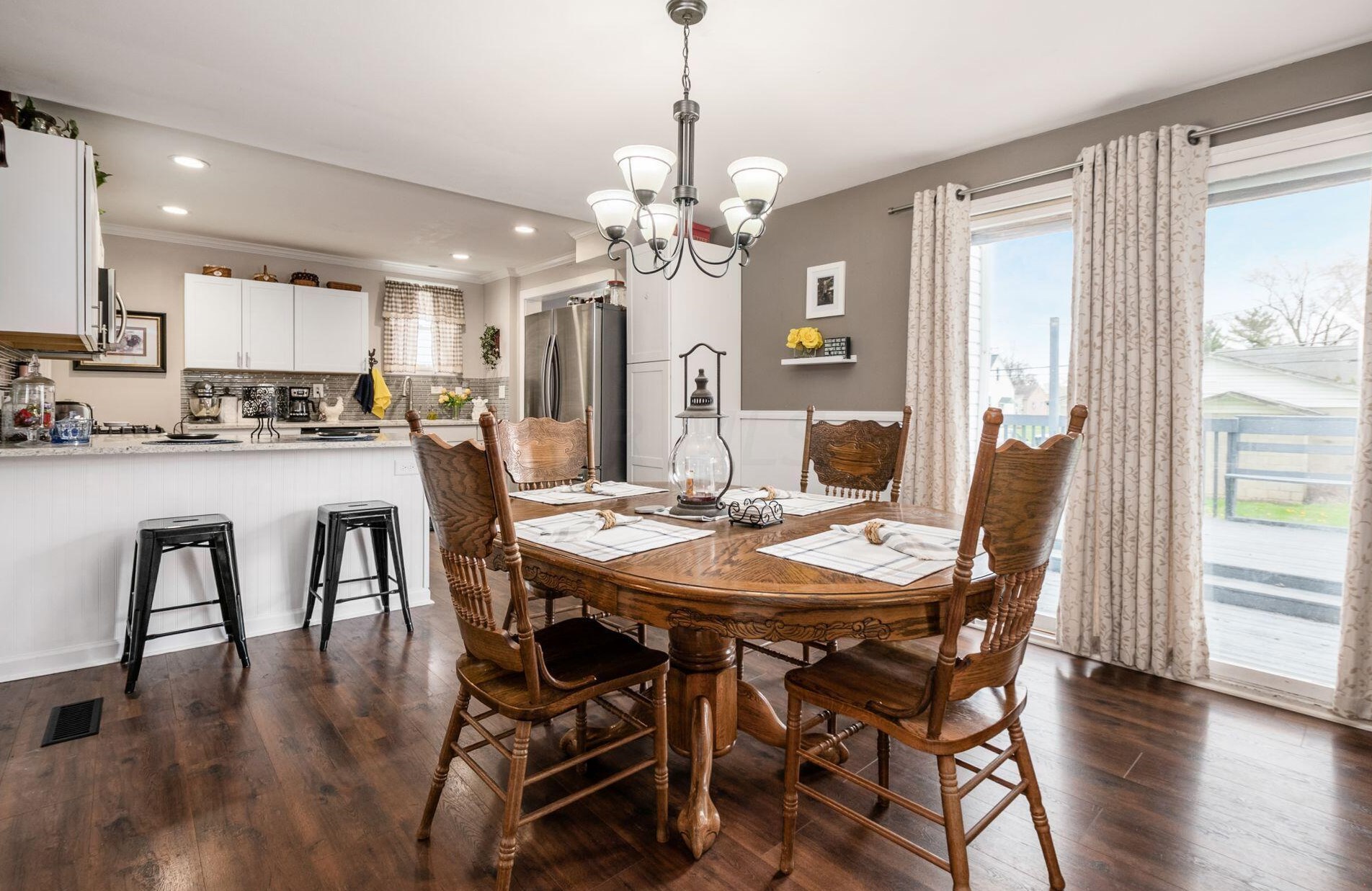 596 Townsend Ave, Columbus OH 43223-1825 exterior