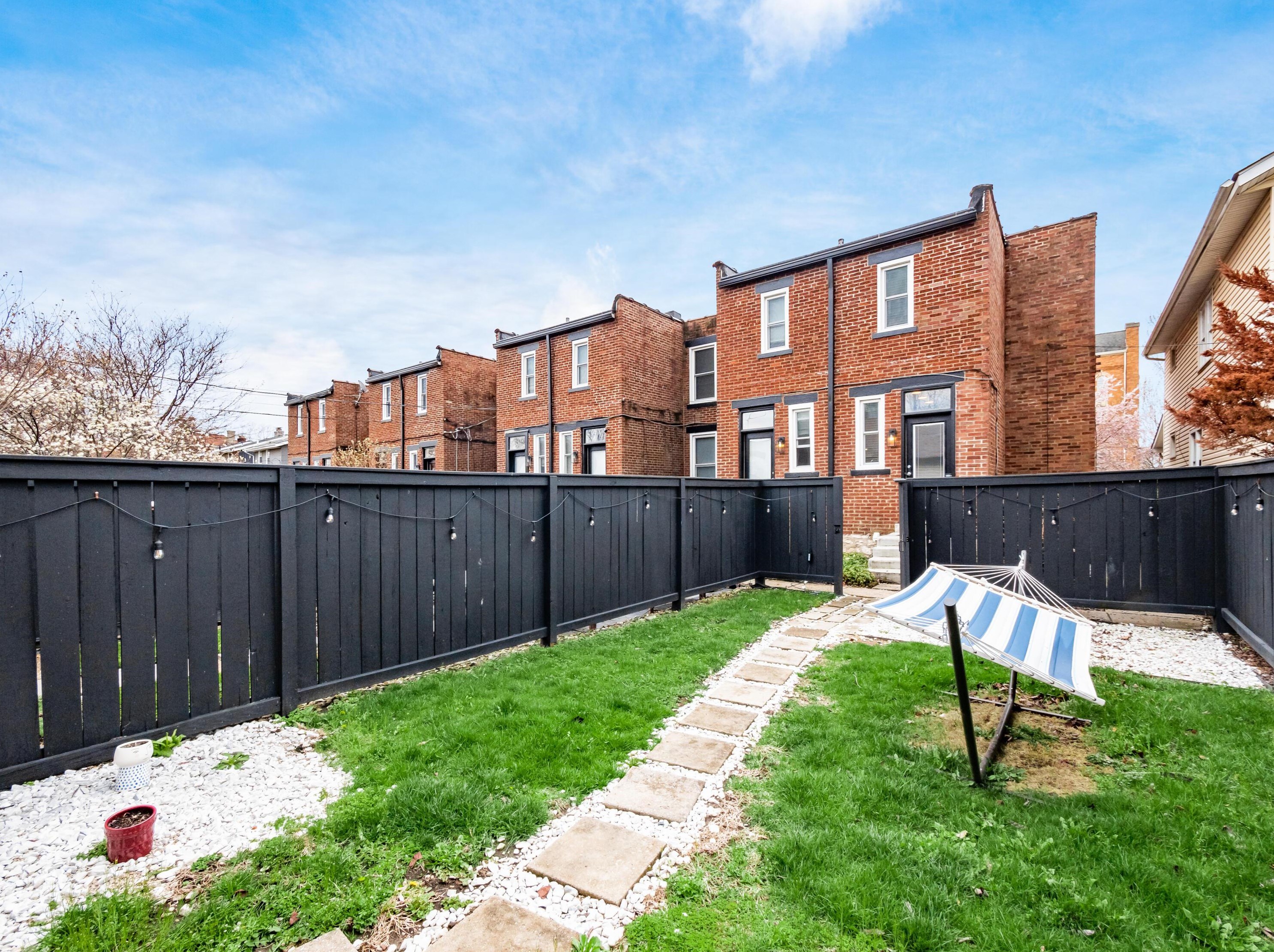 236 Hanford St, Columbus OH  43206-3665 exterior