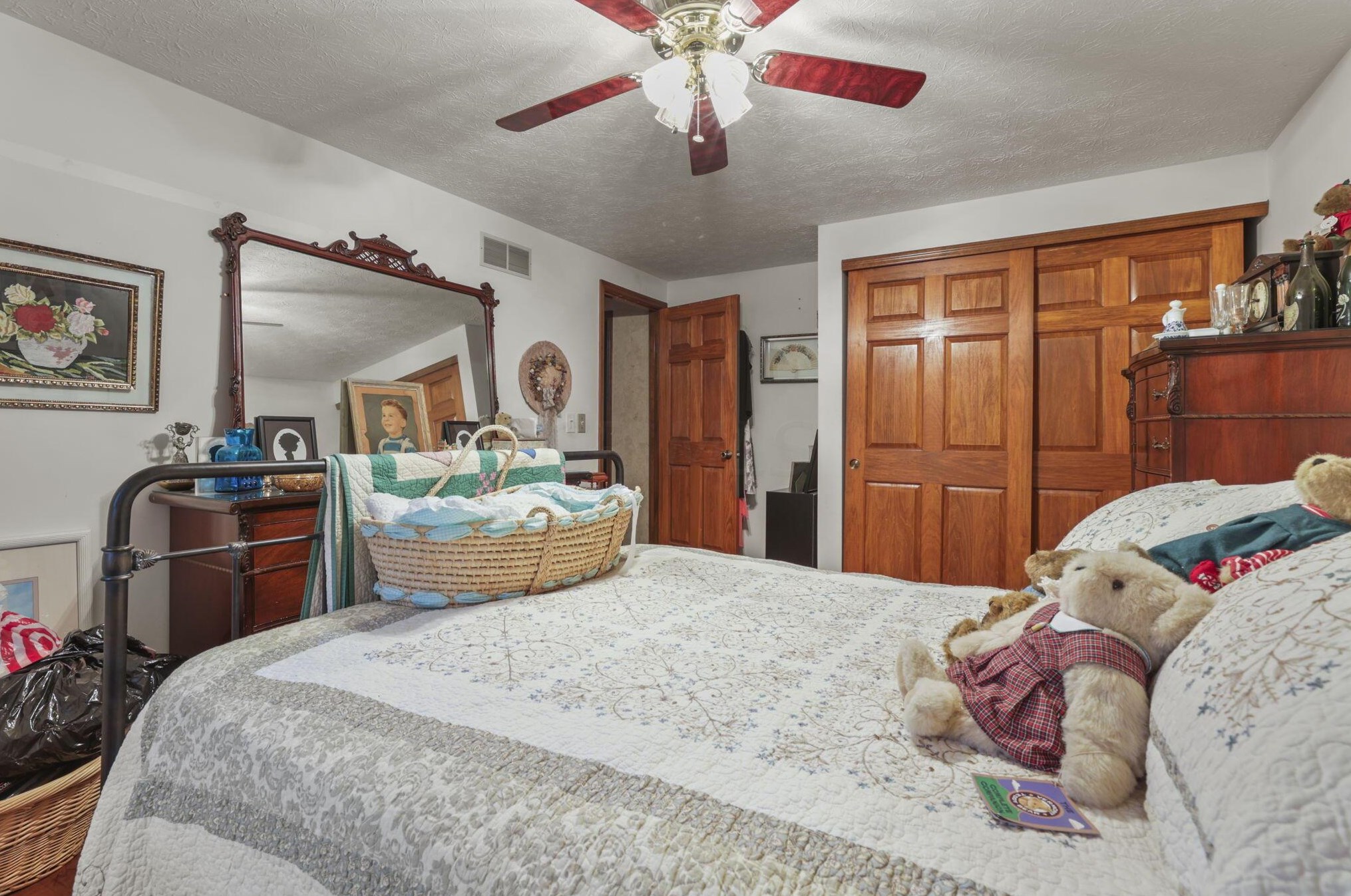 9875 Hounsdale Dr, Pickerington OH  43147-9786 exterior