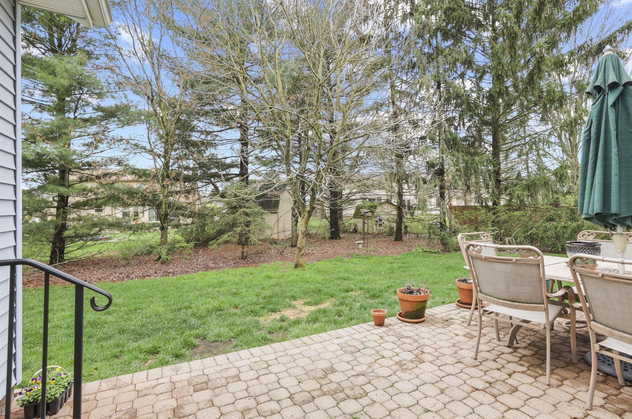 9875 Hounsdale Dr, Pickerington OH  43147-9786 exterior