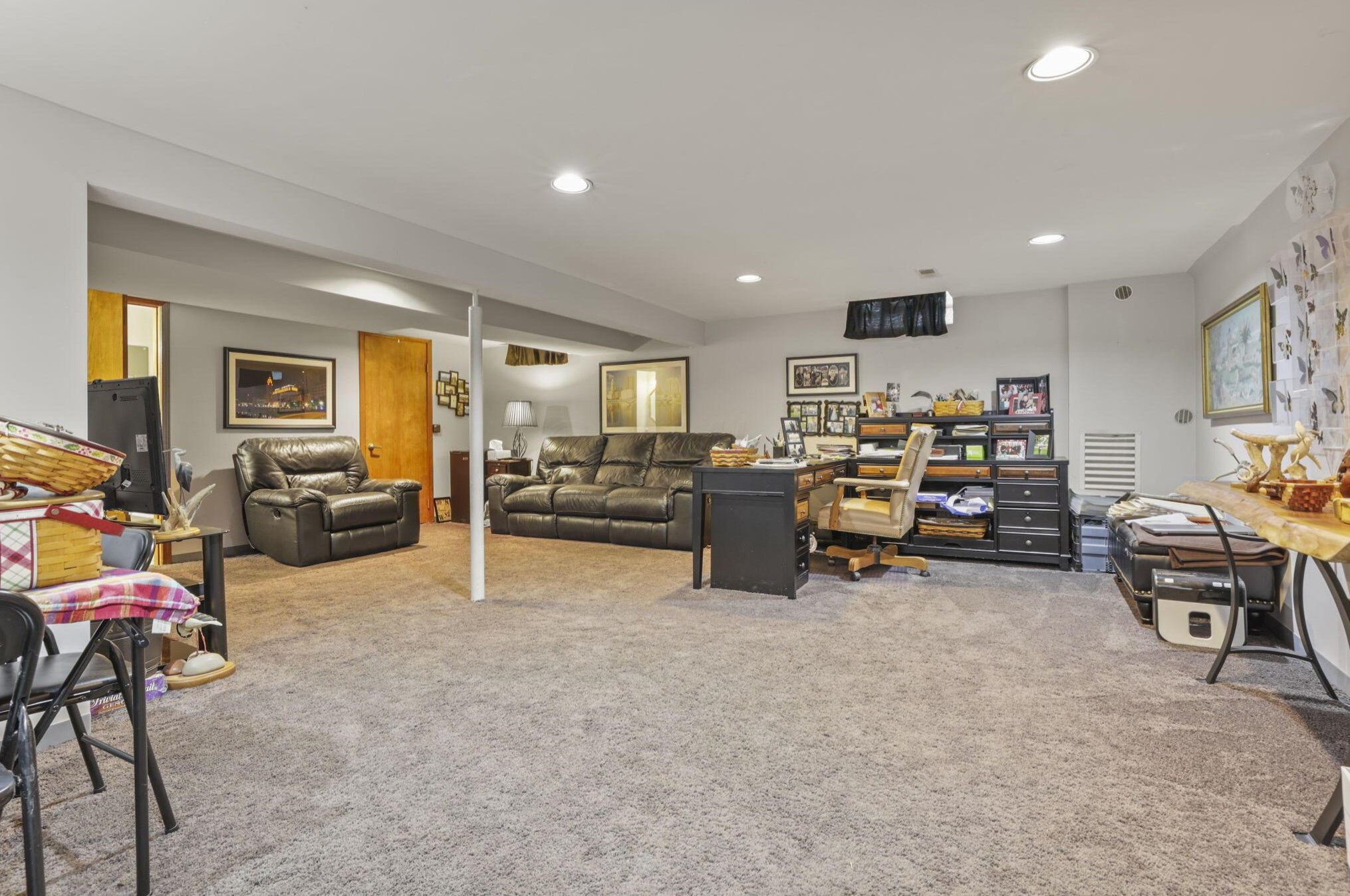 9875 Hounsdale Dr, Pickerington OH  43147-9786 exterior