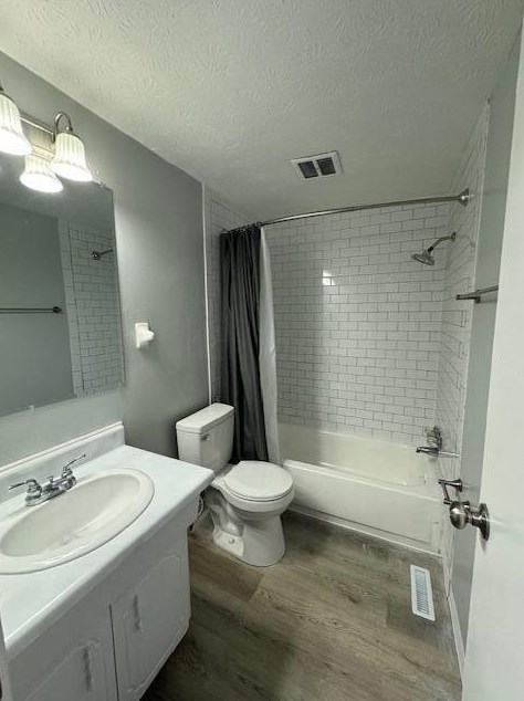 5760 Corinne Creek Dr, Columbus OH  43232-1606 exterior