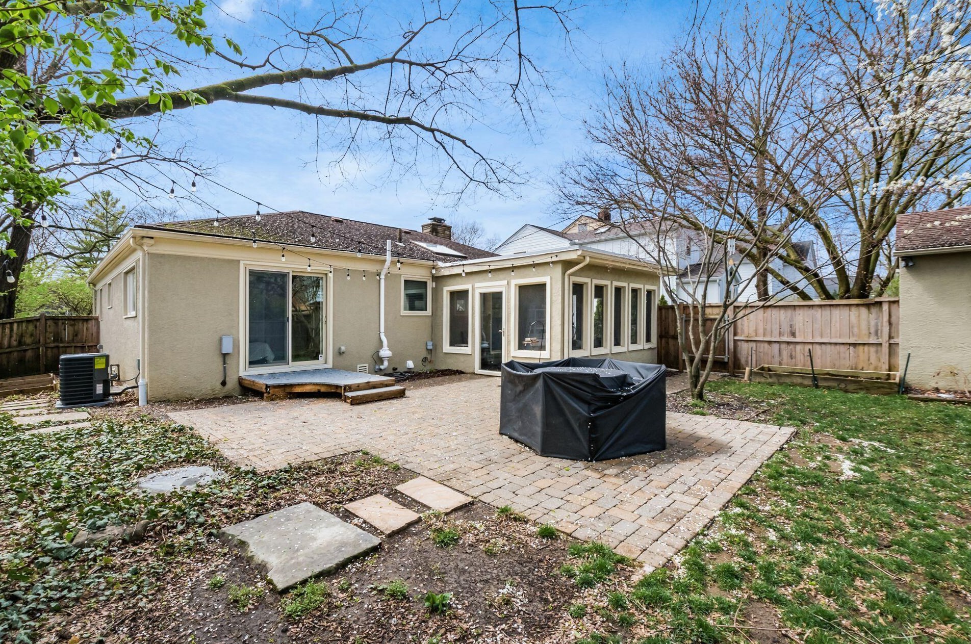 1490 College Hill Dr, Columbus OH  43221-3415 exterior