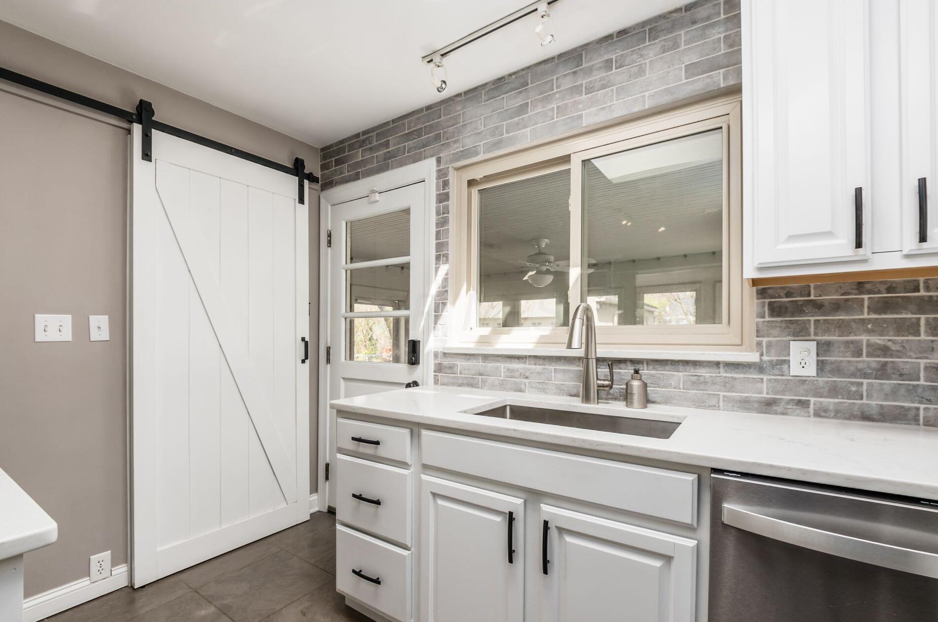 1490 College Hill Dr, Columbus OH  43221-3415 exterior