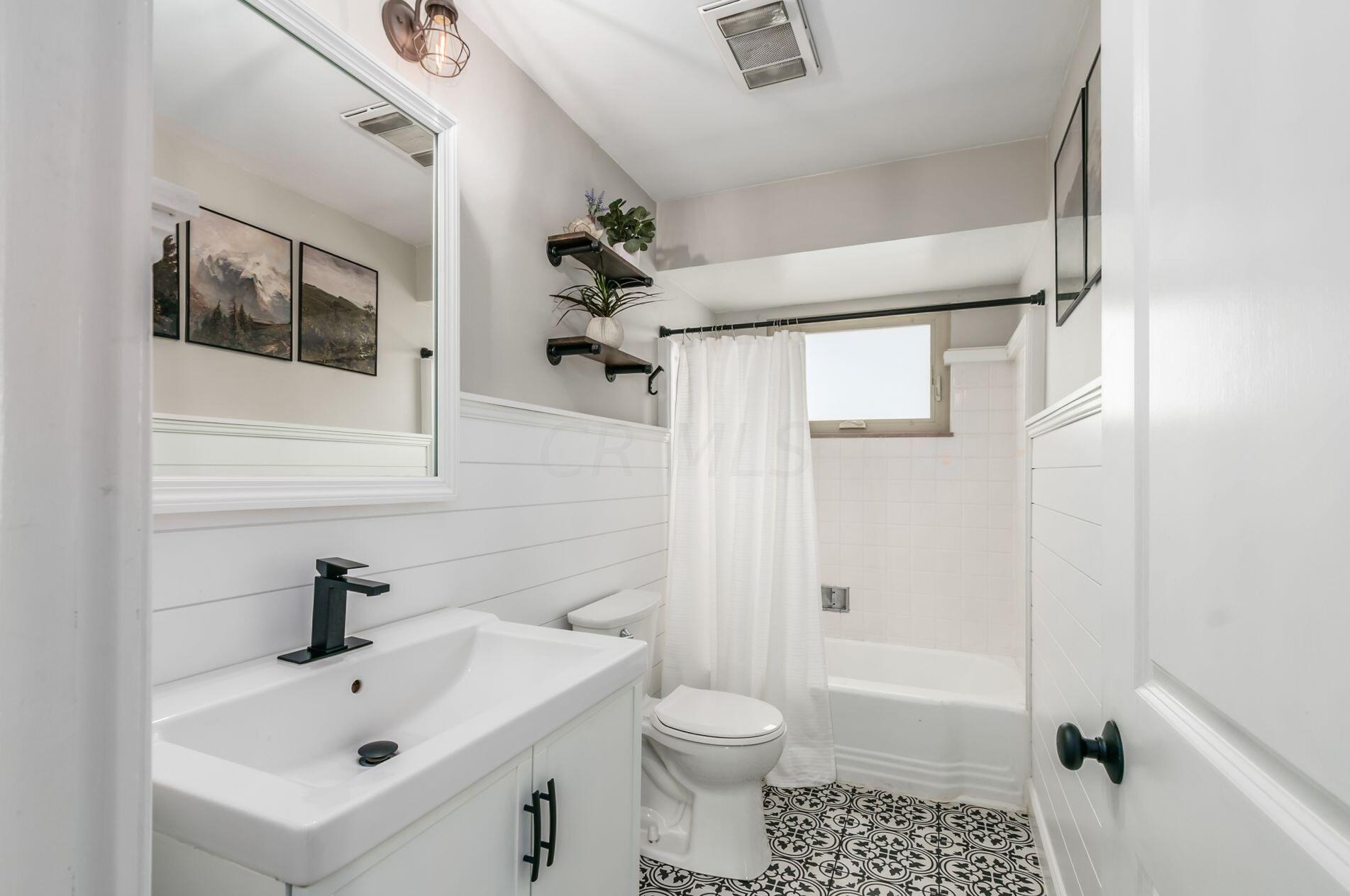 1490 College Hill Dr, Columbus OH  43221-3415 exterior