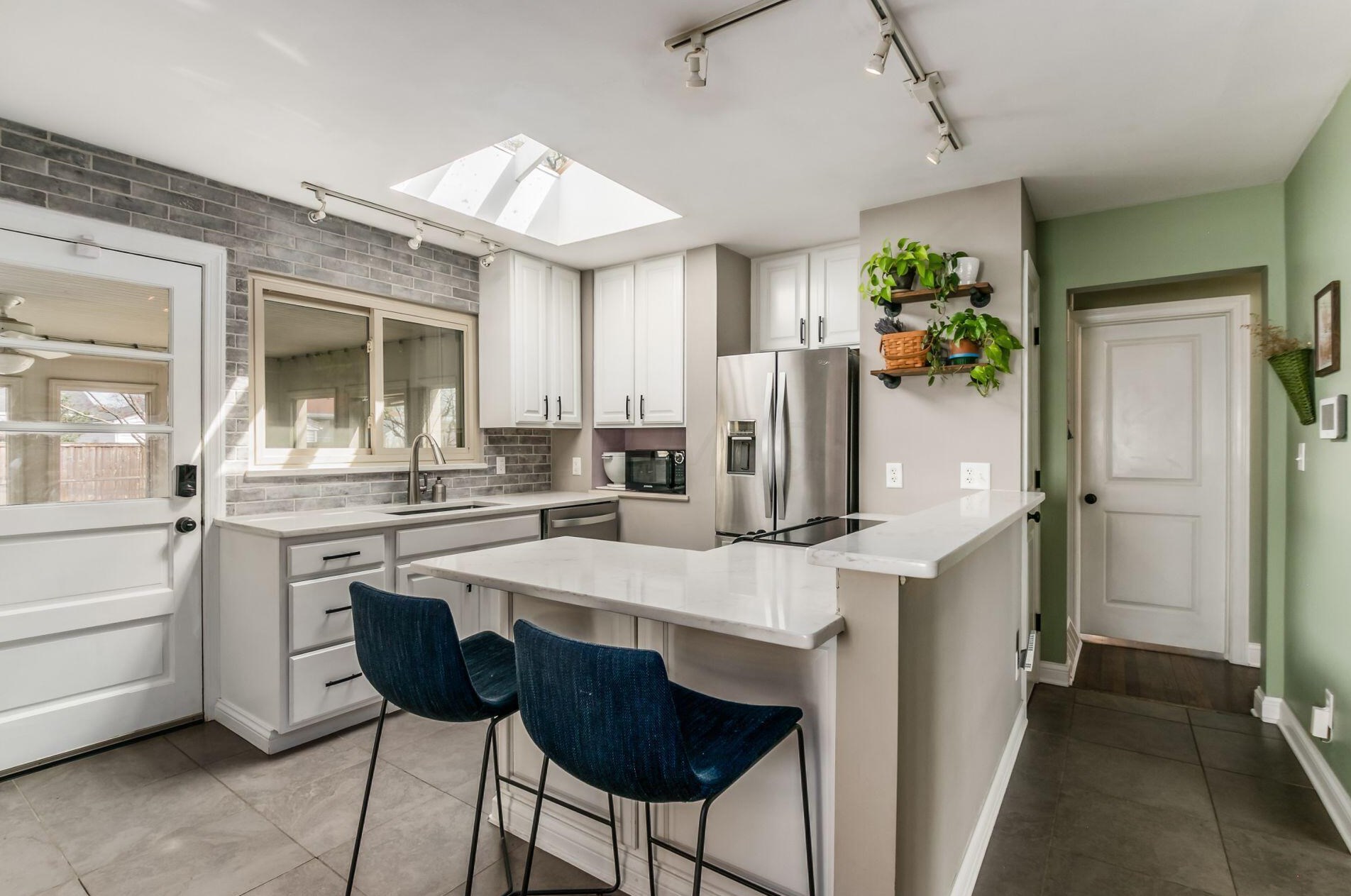 1490 College Hill Dr, Columbus OH  43221-3415 exterior