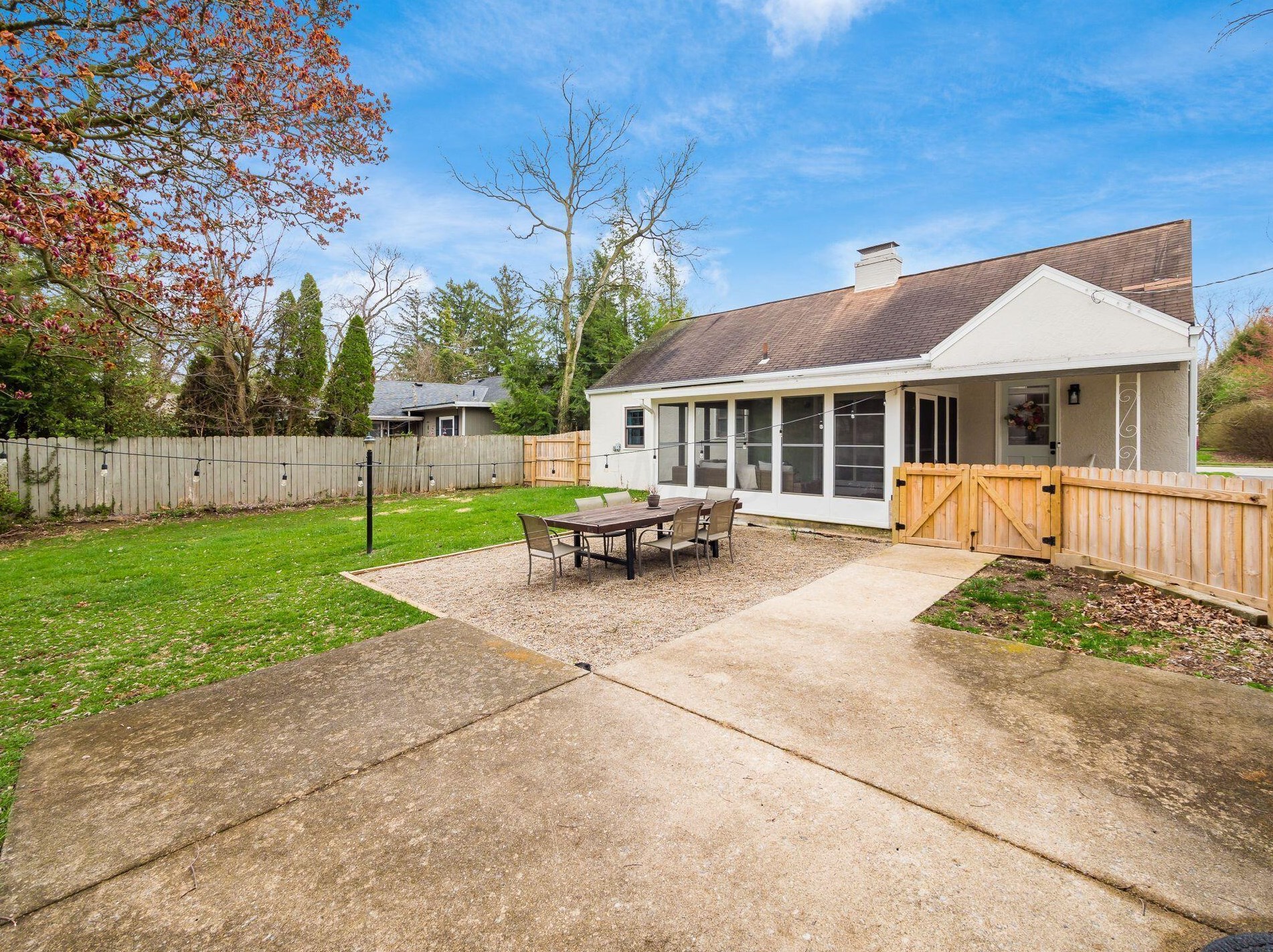 2872 Zollinger Rd, Columbus OH 43221-1761 exterior