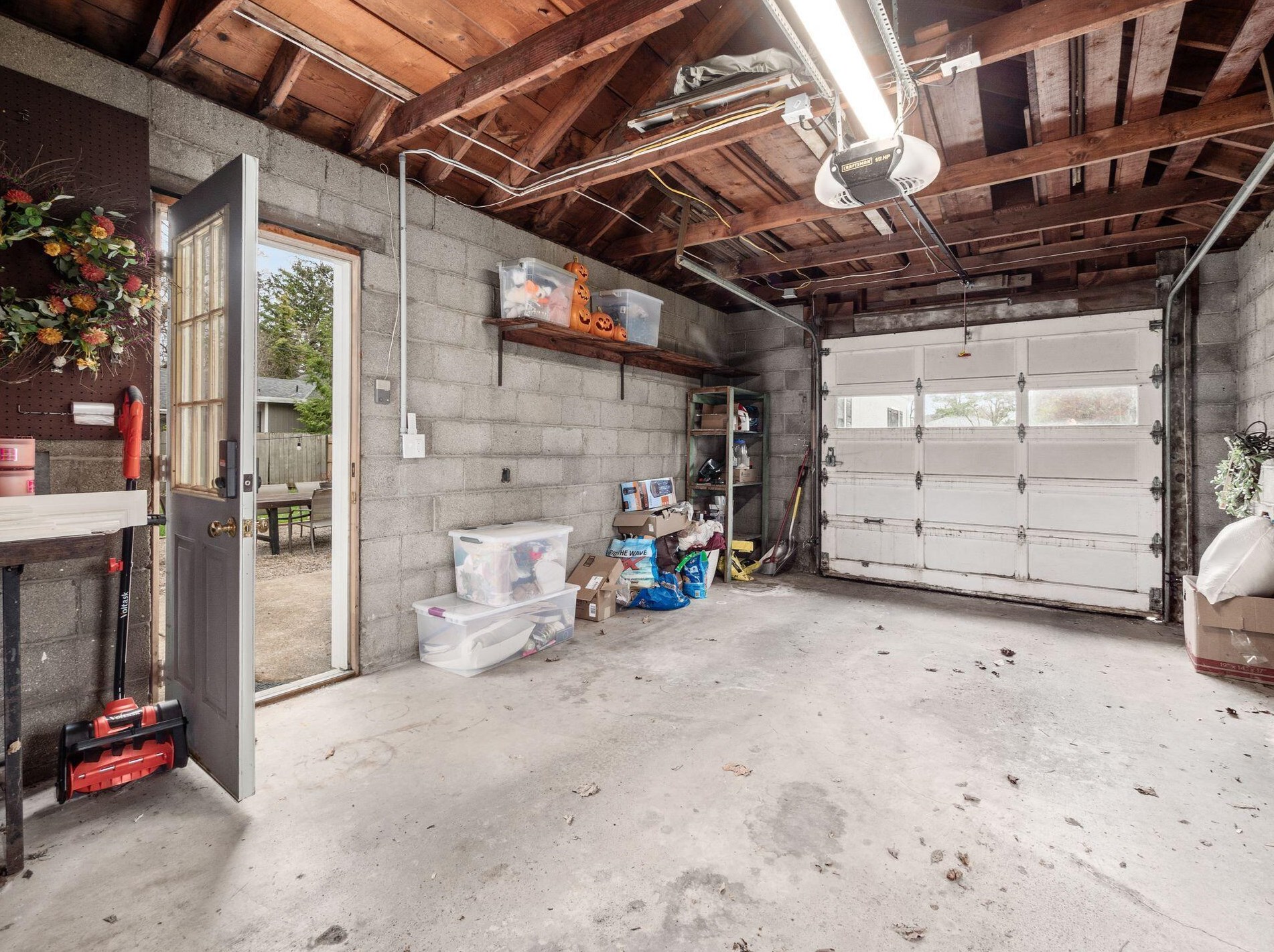 2872 Zollinger Rd, Columbus OH 43221-1761 exterior