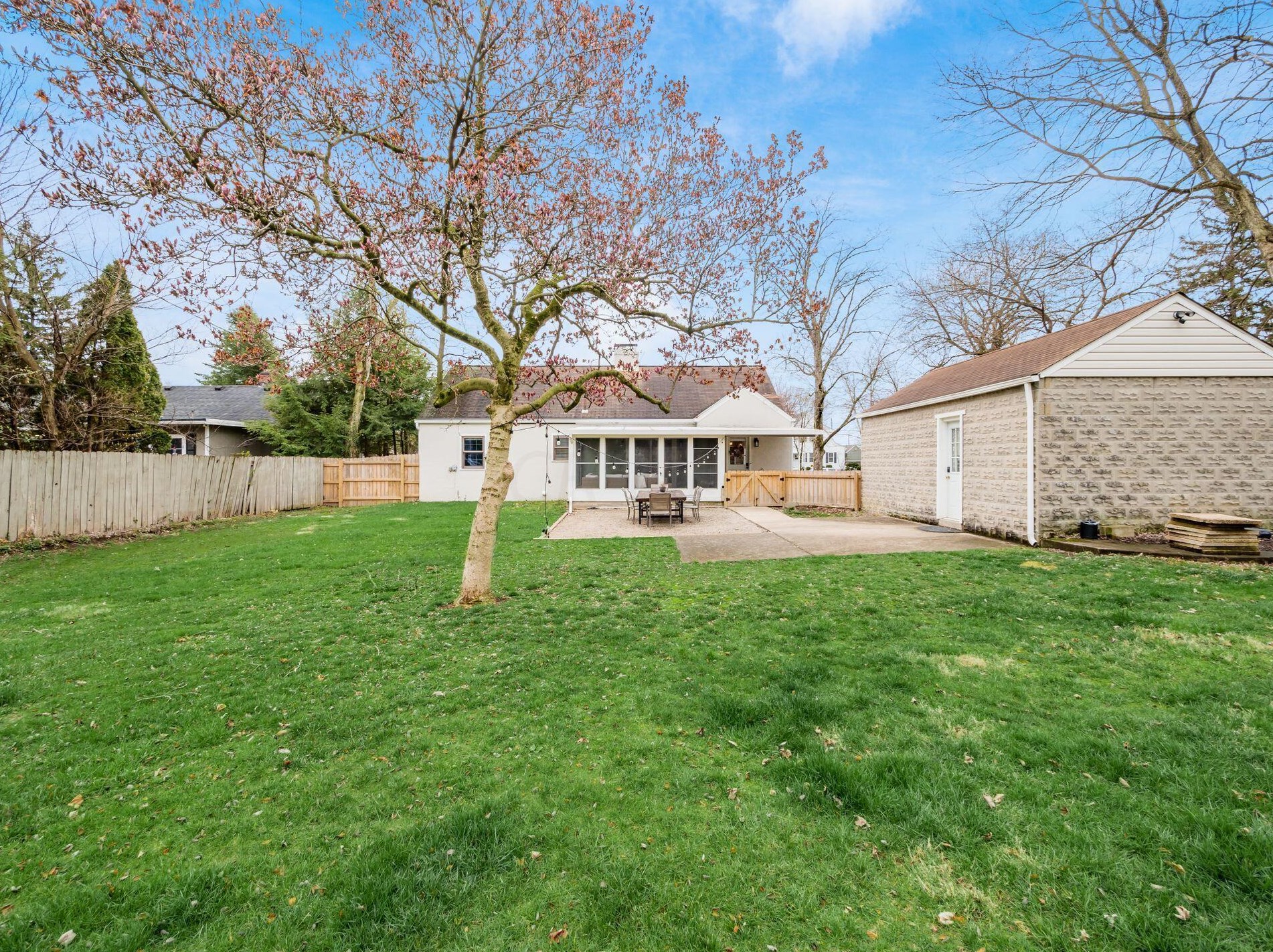 2872 Zollinger Rd, Columbus OH 43221-1761 exterior