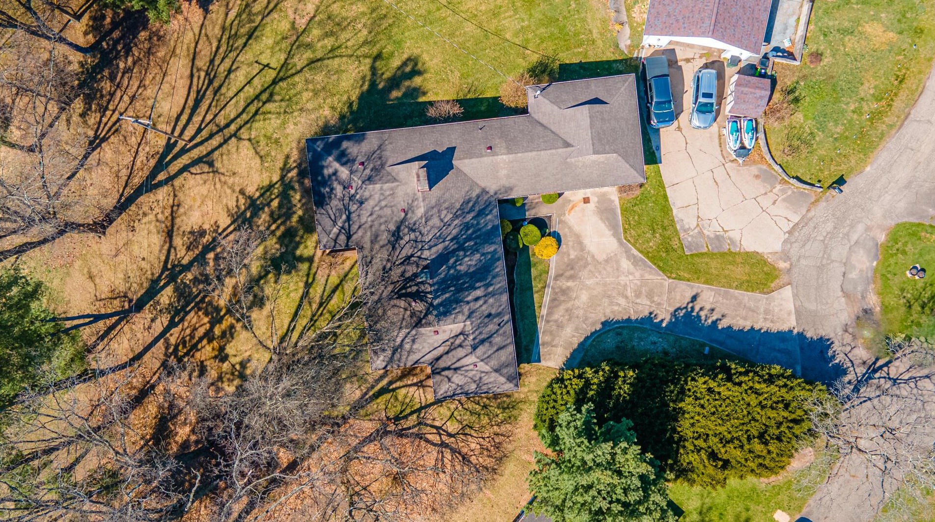 985 Severn Dr, Coshocton OH  43812-2769 exterior