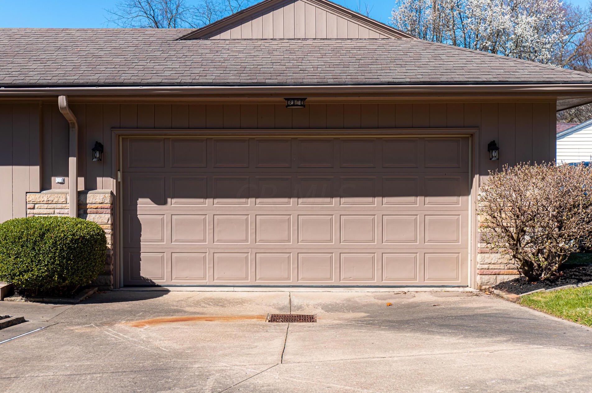 985 Severn Dr, Coshocton OH  43812-2769 exterior