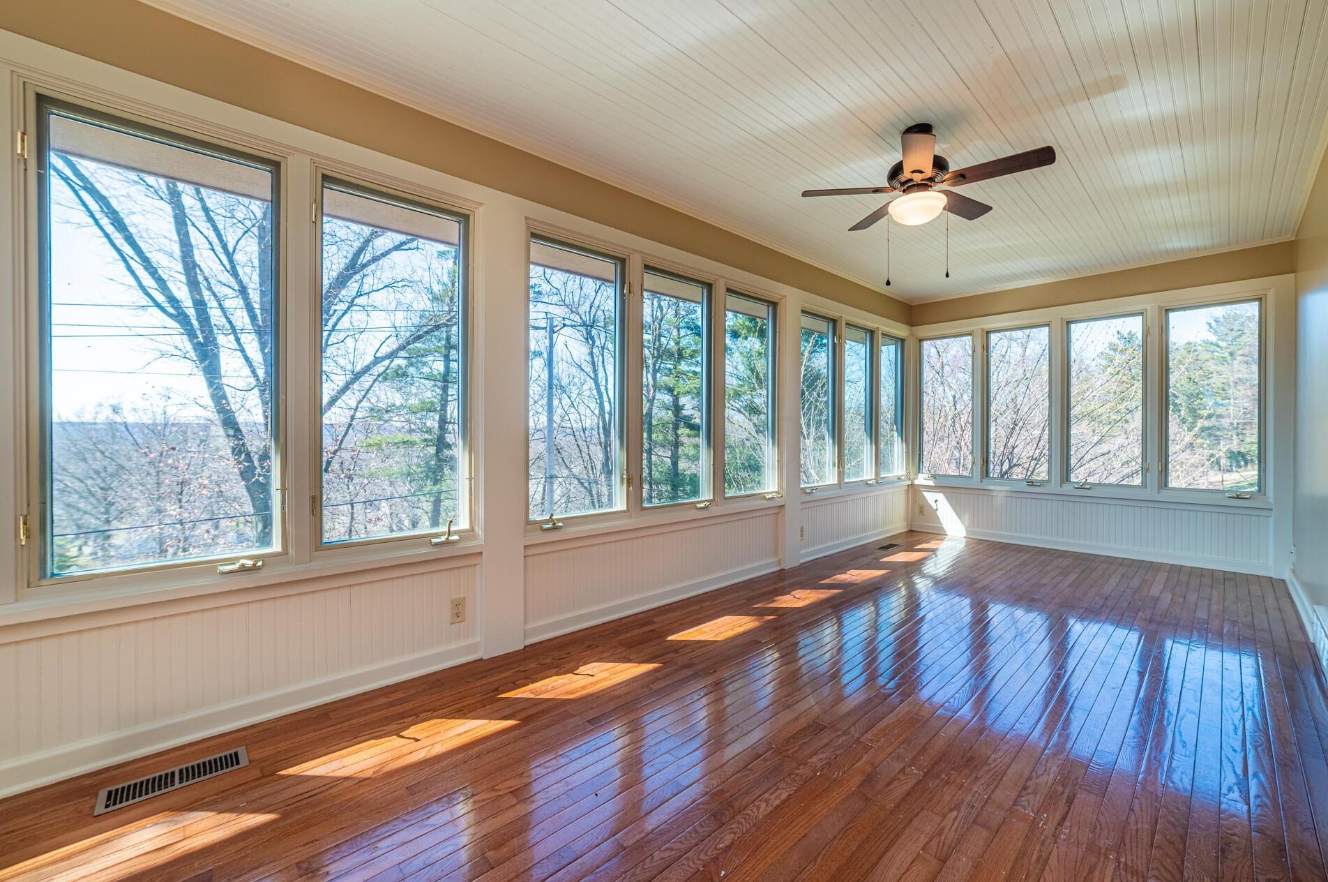 985 Severn Dr, Coshocton OH  43812-2769 exterior