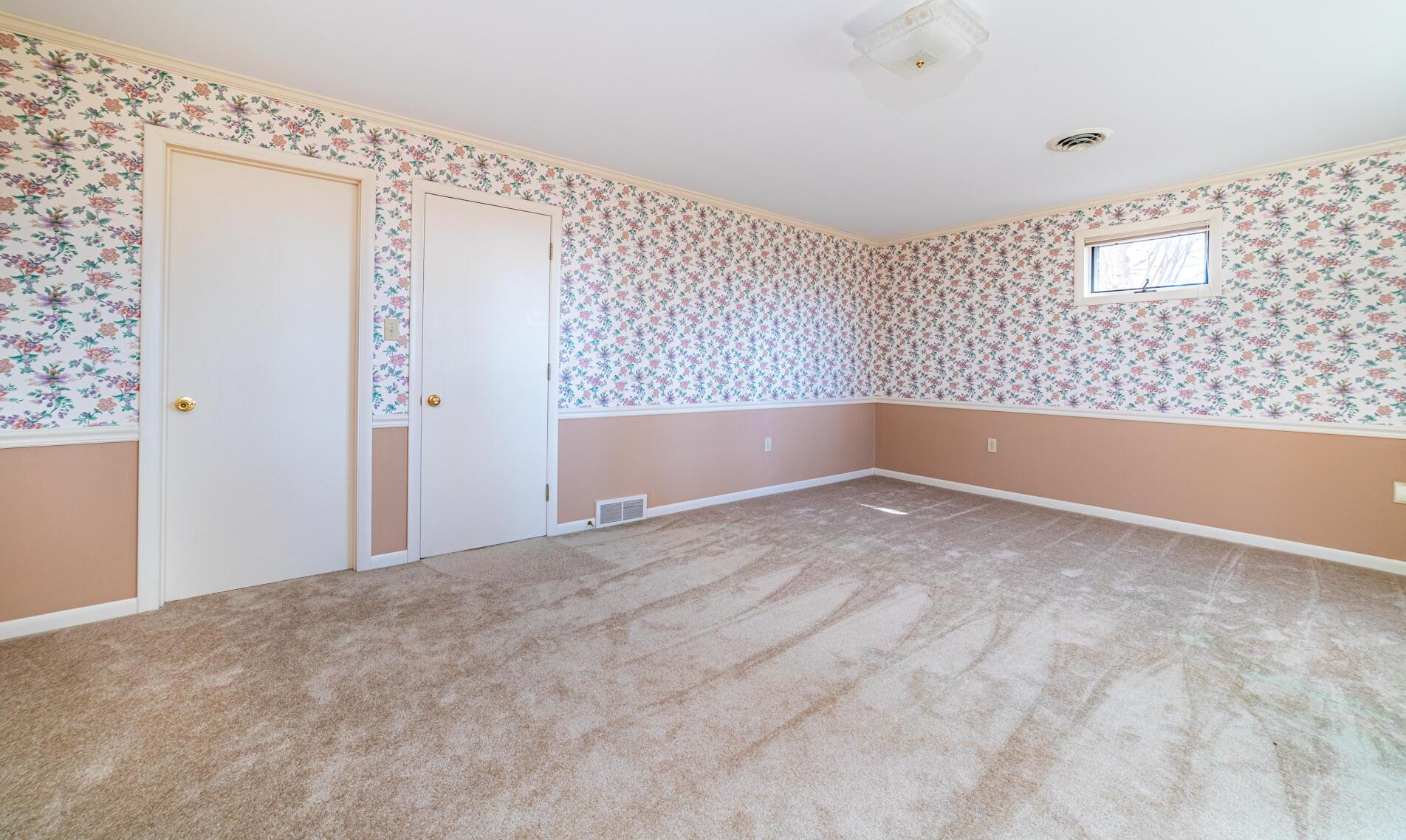 985 Severn Dr, Coshocton OH  43812-2769 exterior