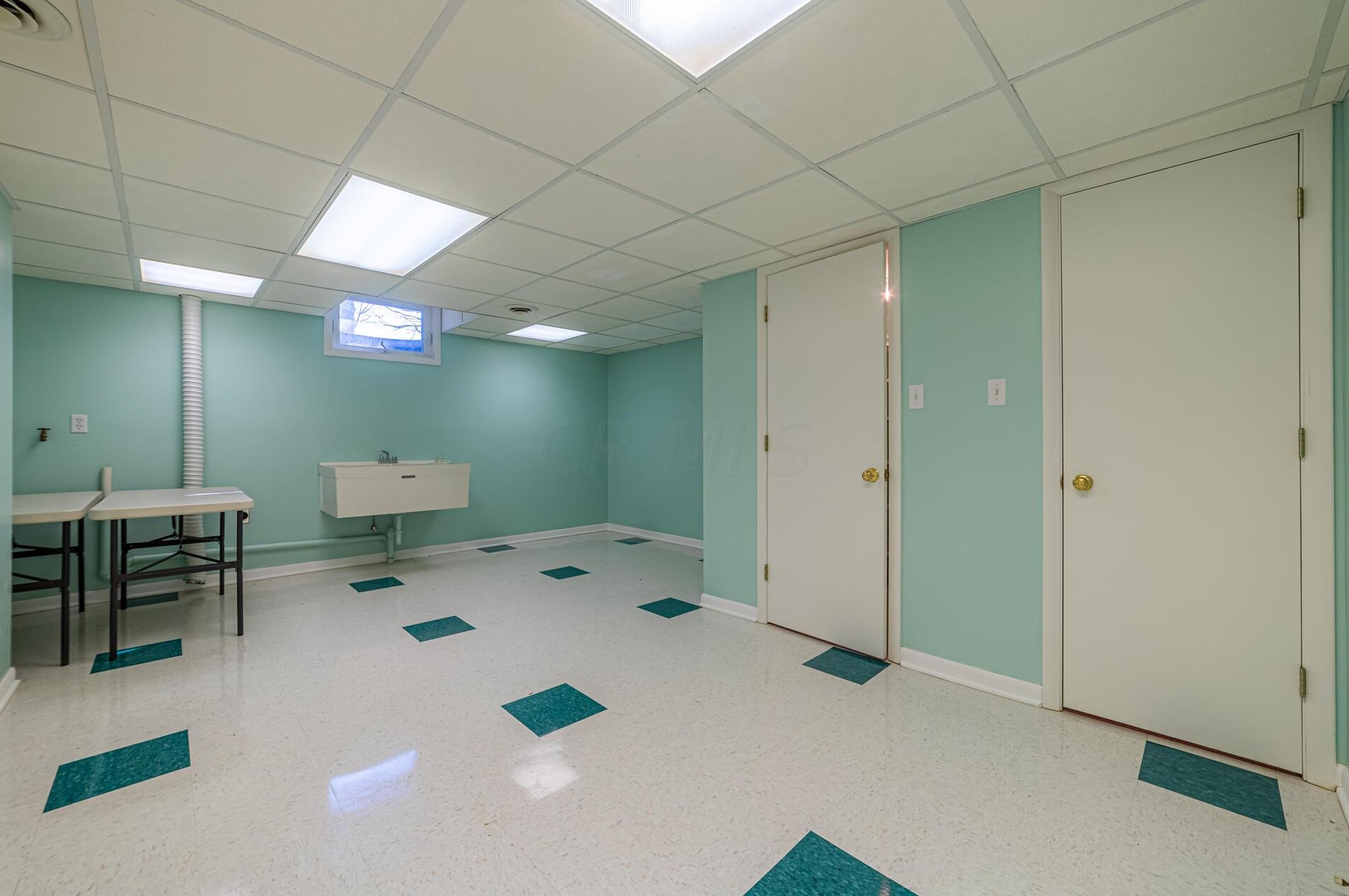 985 Severn Dr, Coshocton OH  43812-2769 exterior