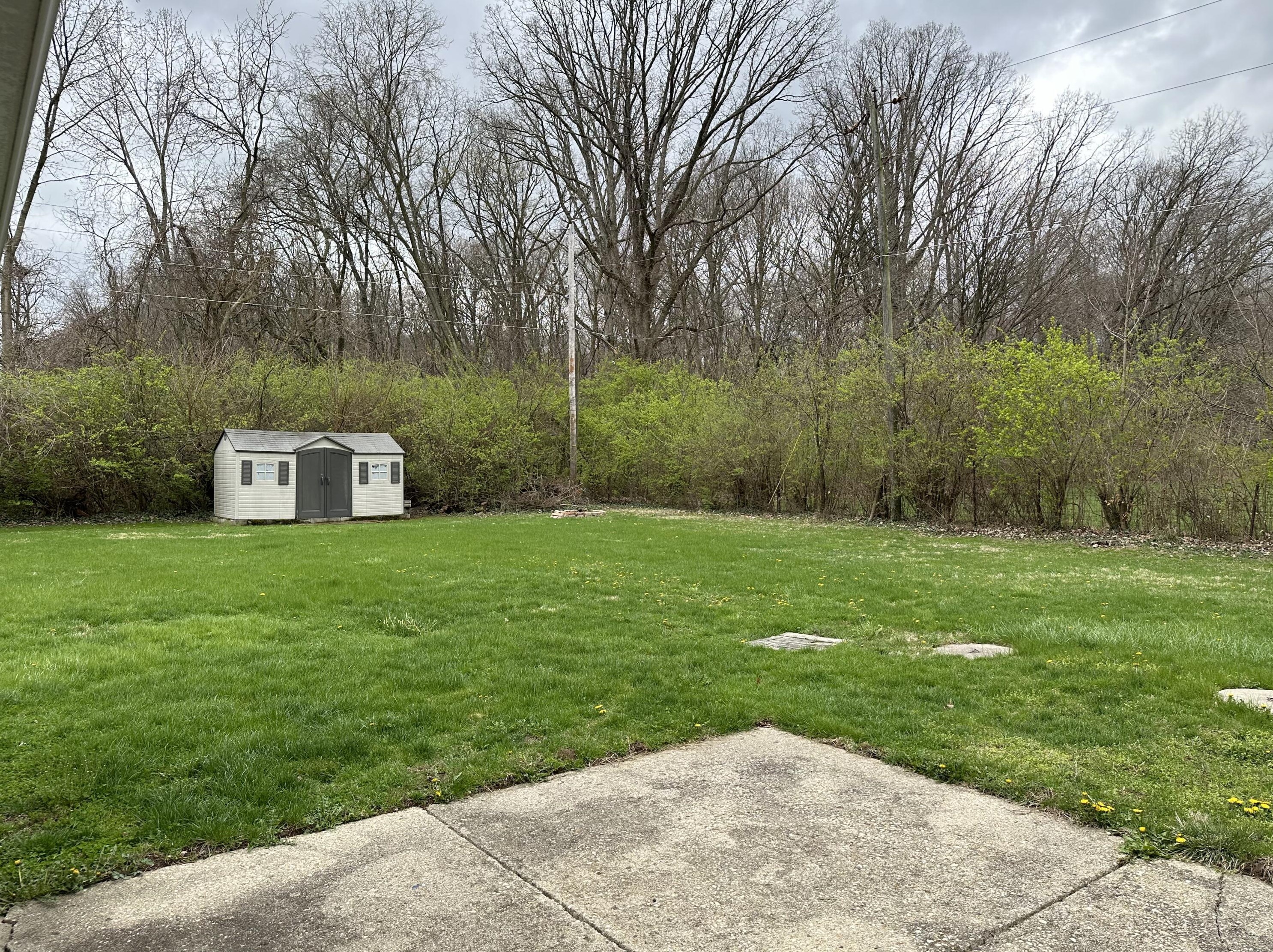 5229 Outerview Dr, Springfield OH  45502-9191 exterior