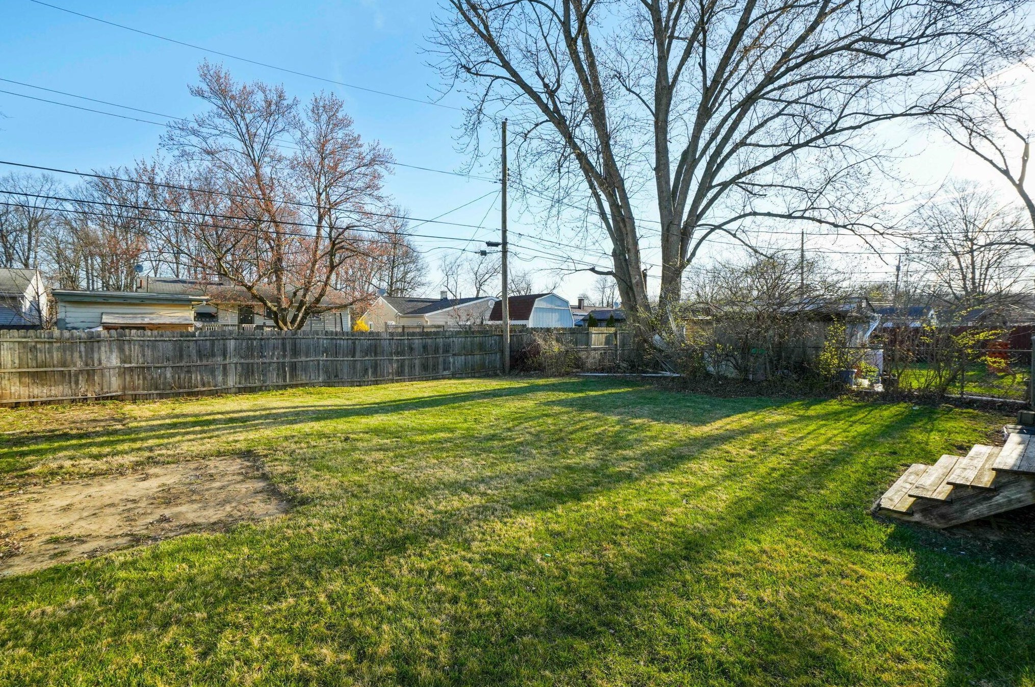 972 Minerva Ave, Columbus OH  43229-5032 exterior