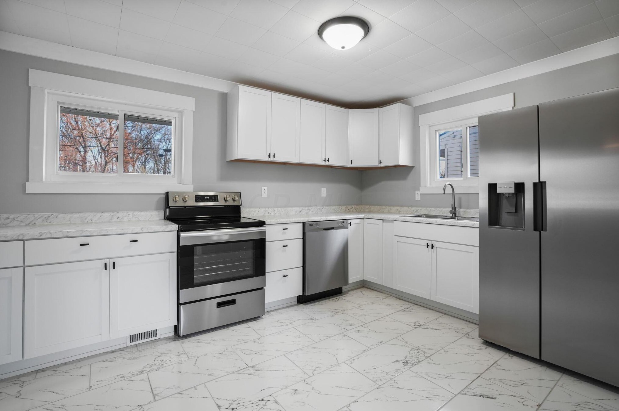 972 Minerva Ave, Columbus OH  43229-5032 exterior