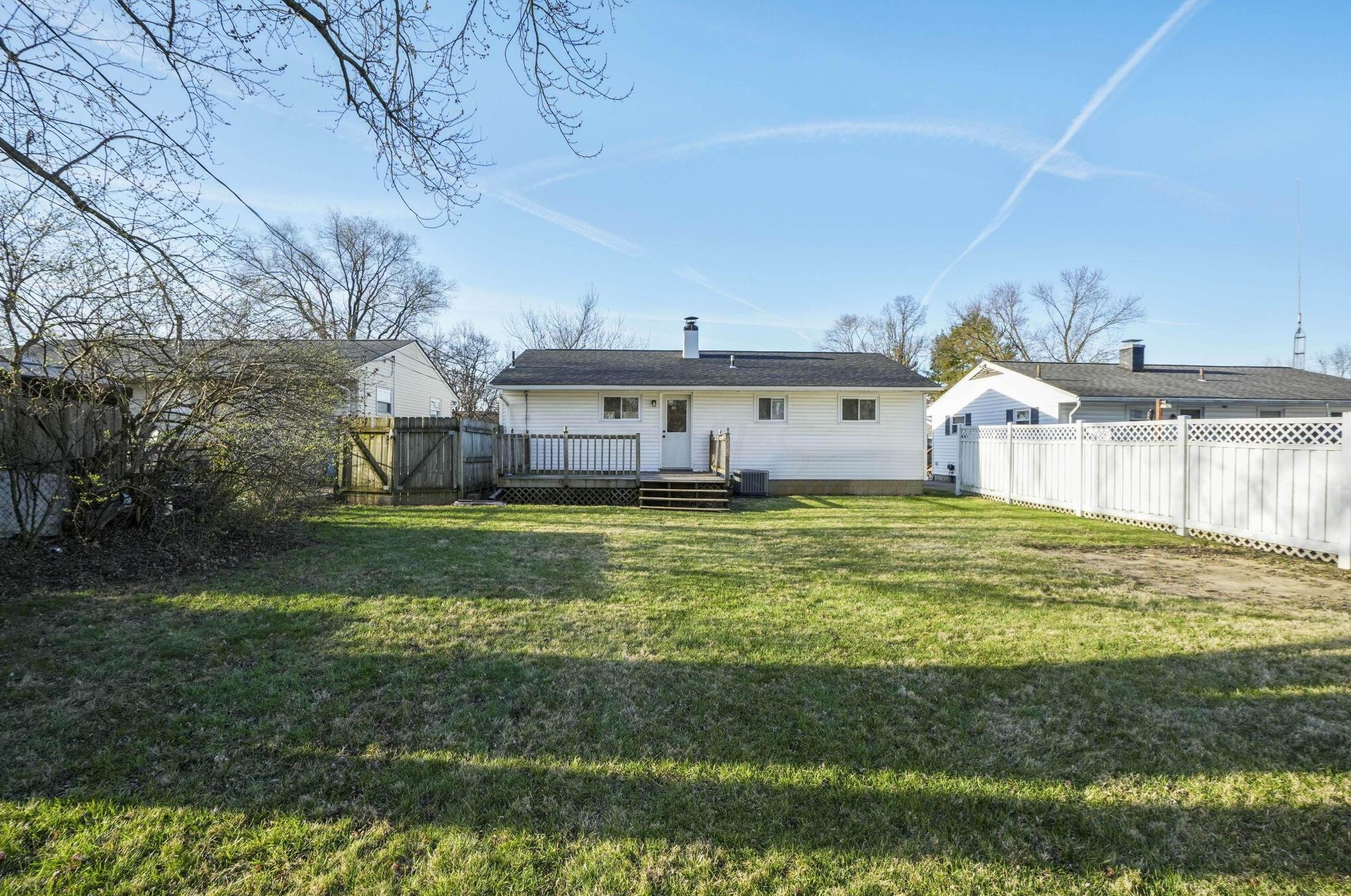 972 Minerva Ave, Columbus OH  43229-5032 exterior