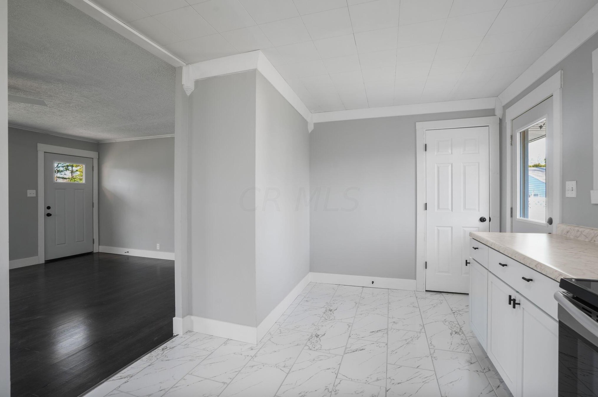 972 Minerva Ave, Columbus OH  43229-5032 exterior