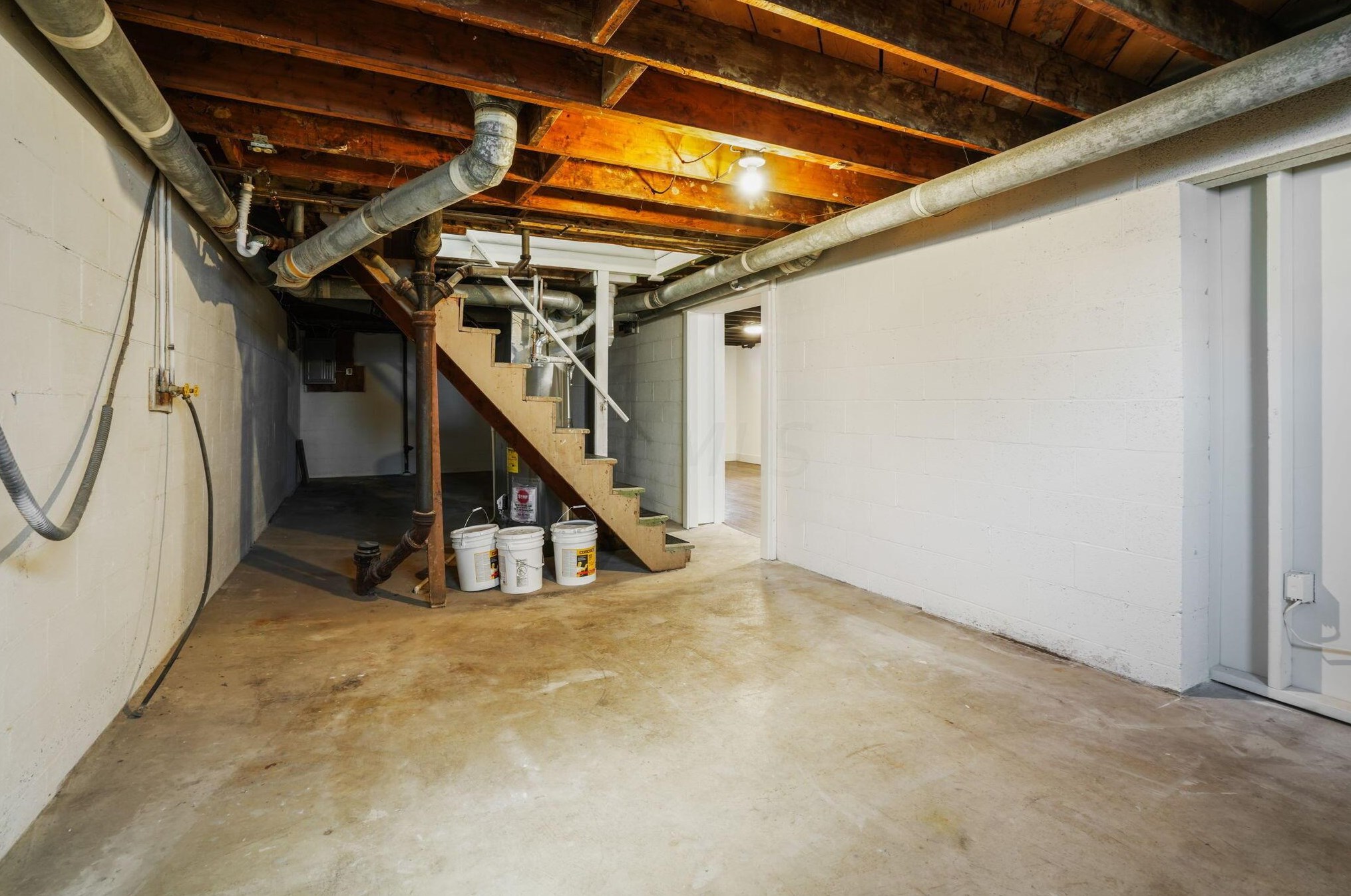 972 Minerva Ave, Columbus OH  43229-5032 exterior