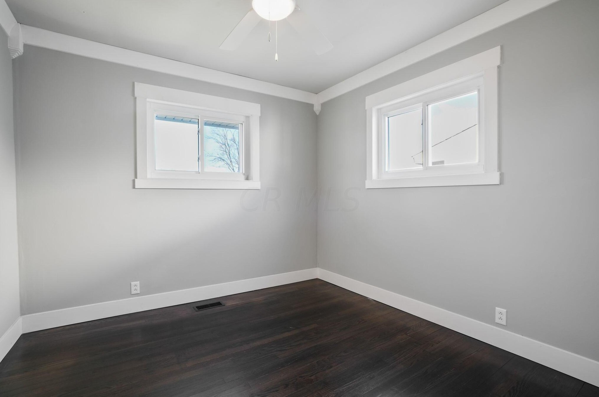 972 Minerva Ave, Columbus OH  43229-5032 exterior