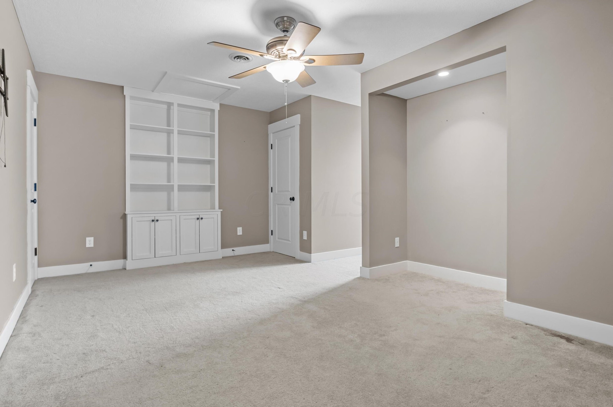 106 Kelly Marie Dr, Pataskala OH  43062-8154 exterior