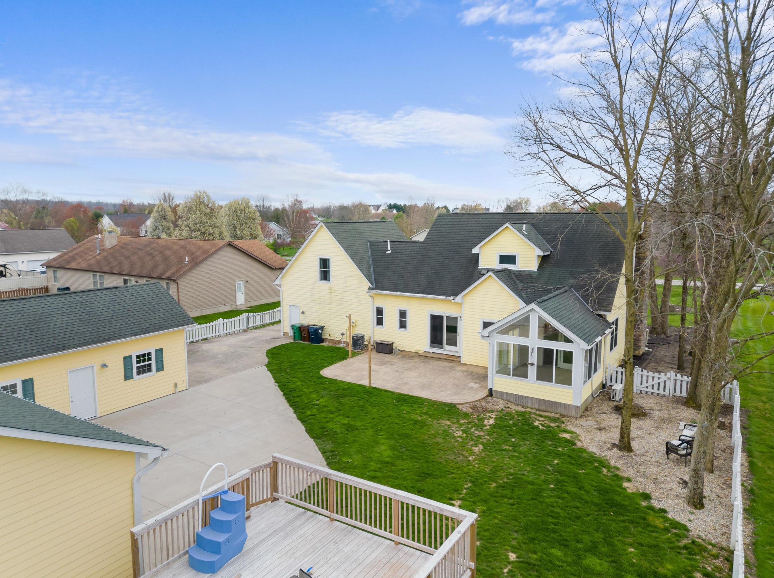 106 Kelly Marie Dr, Pataskala OH  43062-8154 exterior