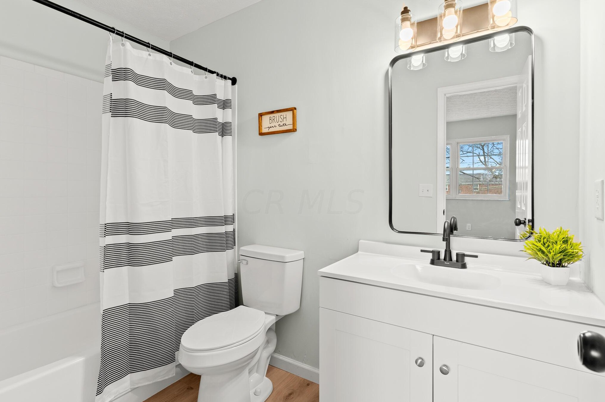 2750 Petzinger Rd, Columbus OH 43209-3465 exterior