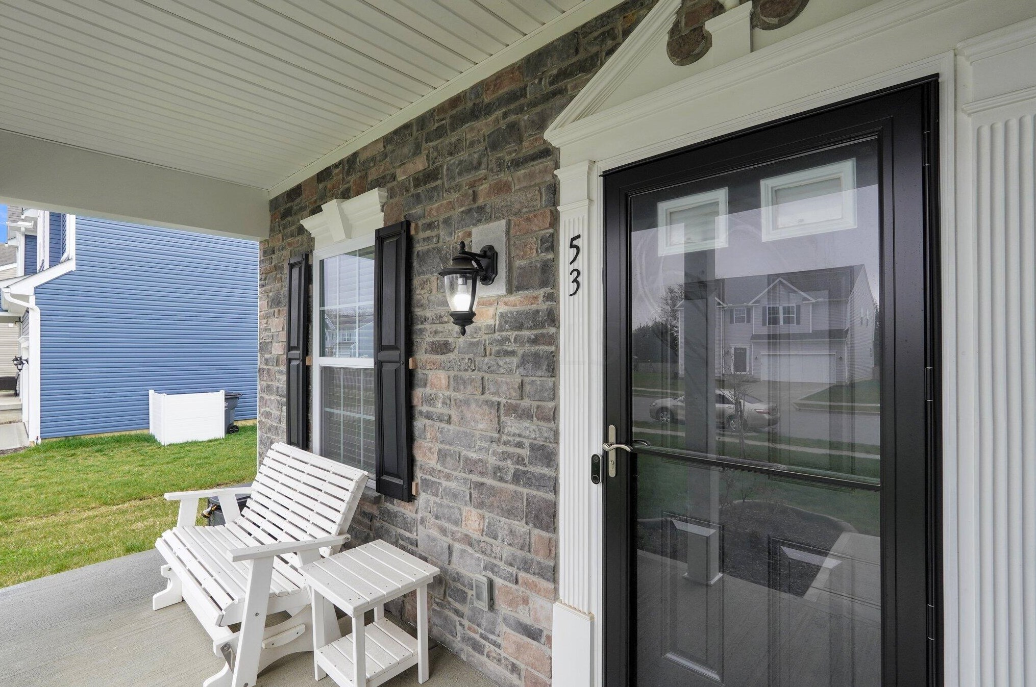 53 Hawthorne Dr, Ashville OH  43103-9374 exterior