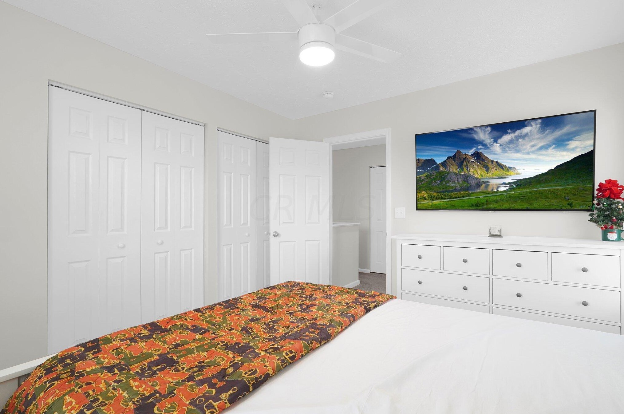 53 Hawthorne Dr, Ashville OH  43103-9374 exterior