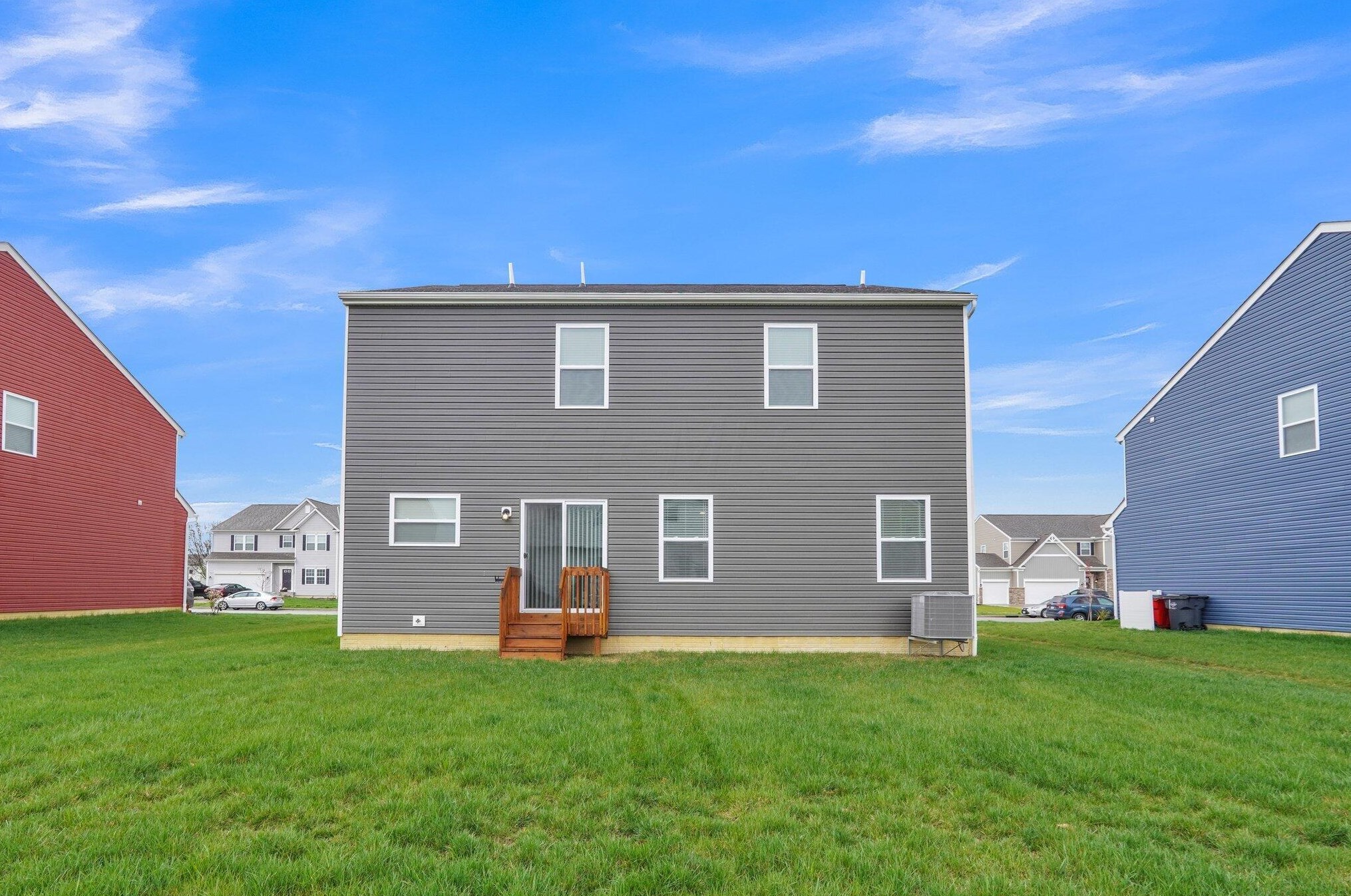 53 Hawthorne Dr, Ashville OH  43103-9374 exterior