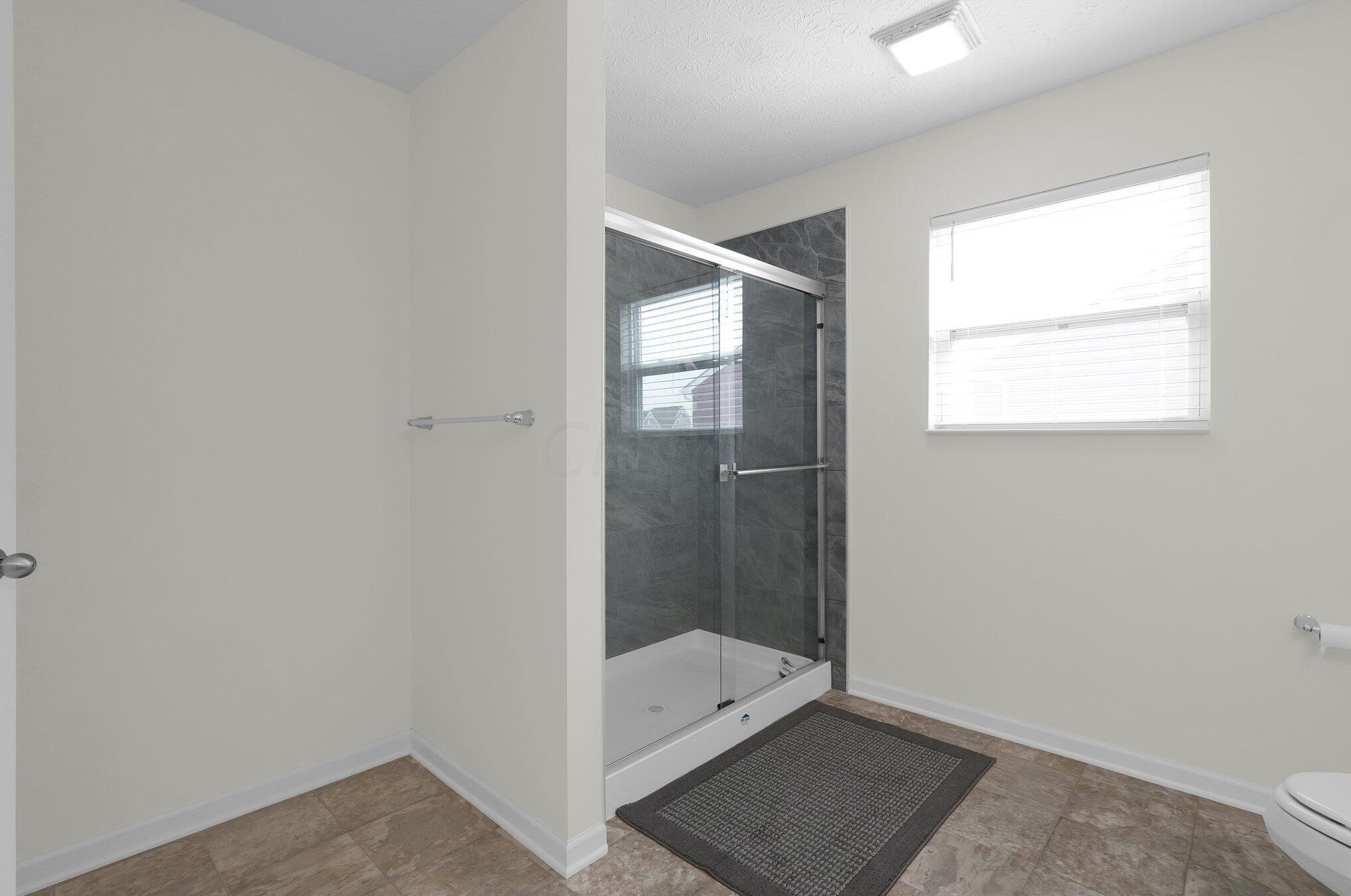 53 Hawthorne Dr, Ashville OH  43103-9374 exterior