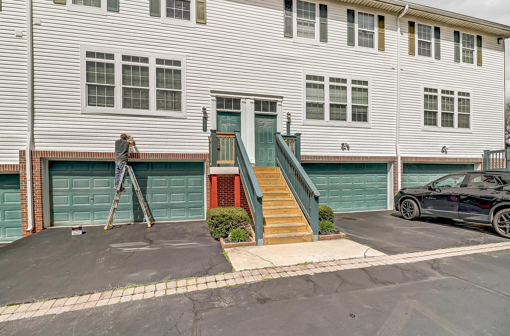 93 Olentangy Pt, Columbus OH  43202-1984 exterior