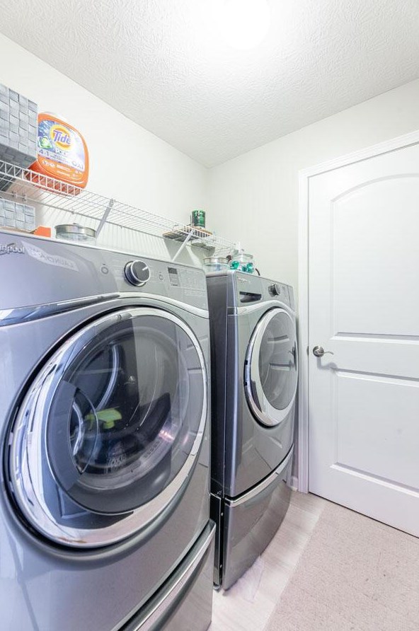 5850 Passage Creek Dr, Dublin OH  43016-7601 exterior