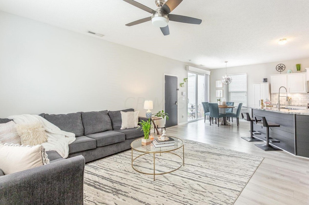 5850 Passage Creek Dr, Dublin OH  43016-7601 exterior