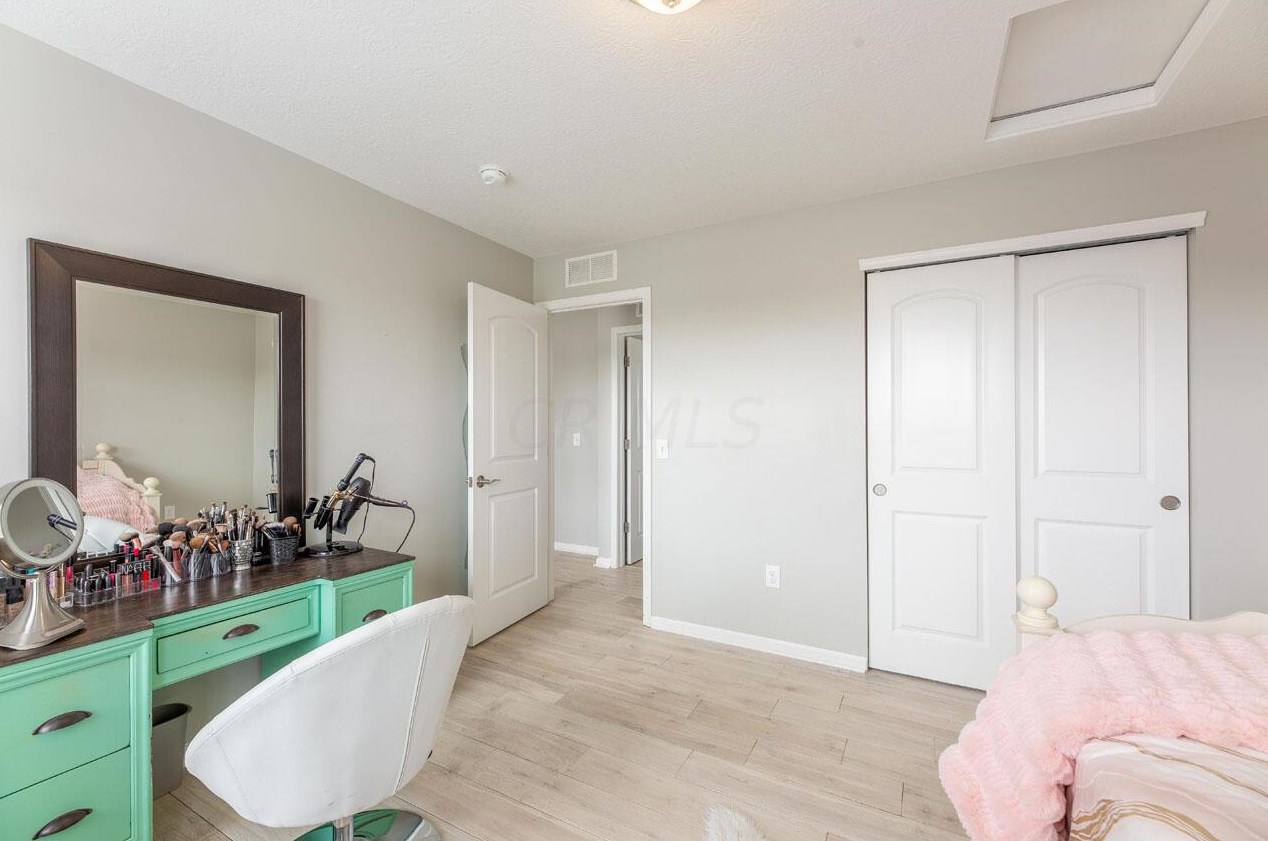 5850 Passage Creek Dr, Dublin OH  43016-7601 exterior