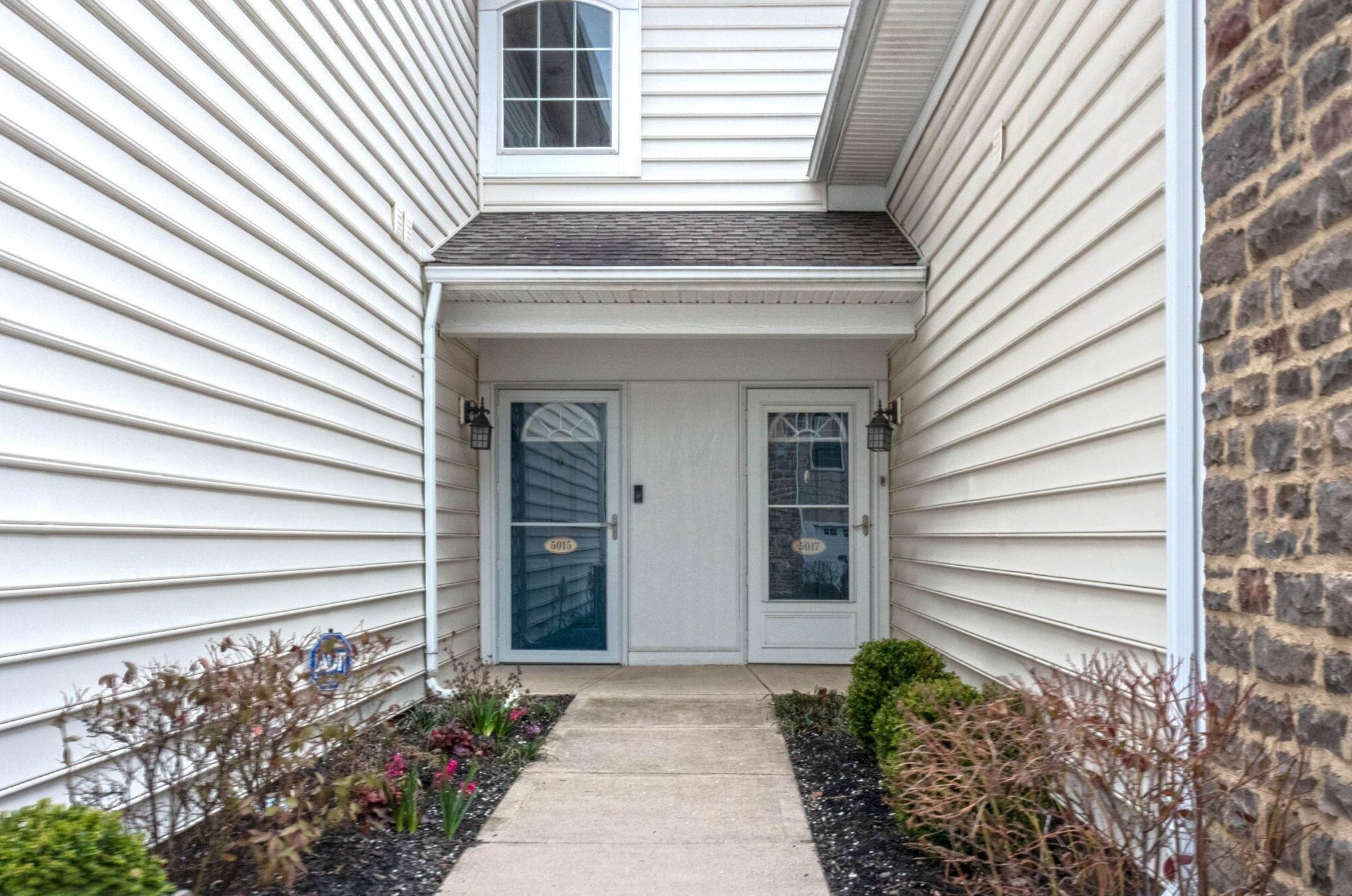 5017 Calais Dr, Columbus OH  43221-5686 exterior