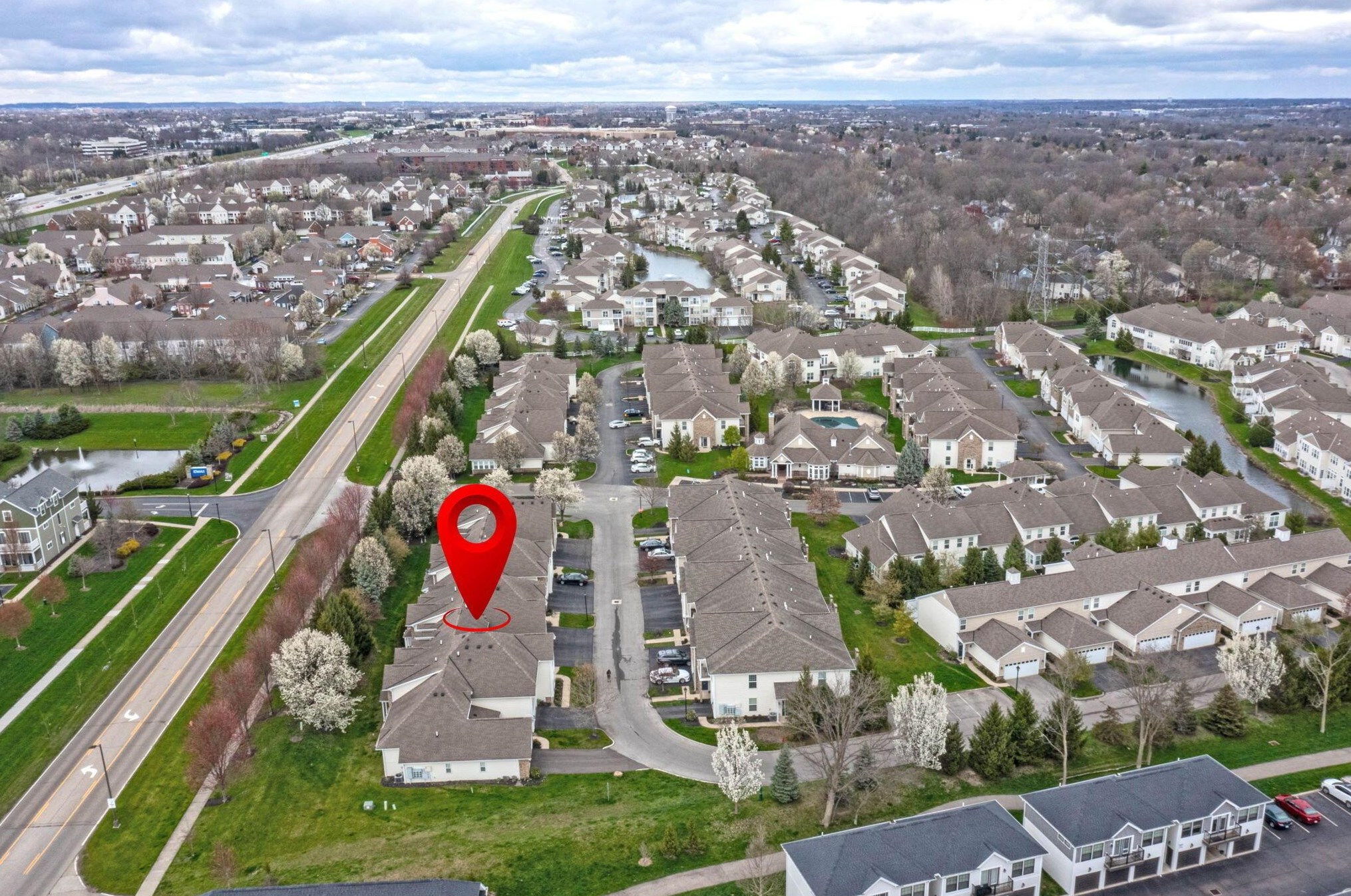 5017 Calais Dr, Columbus OH  43221-5686 exterior