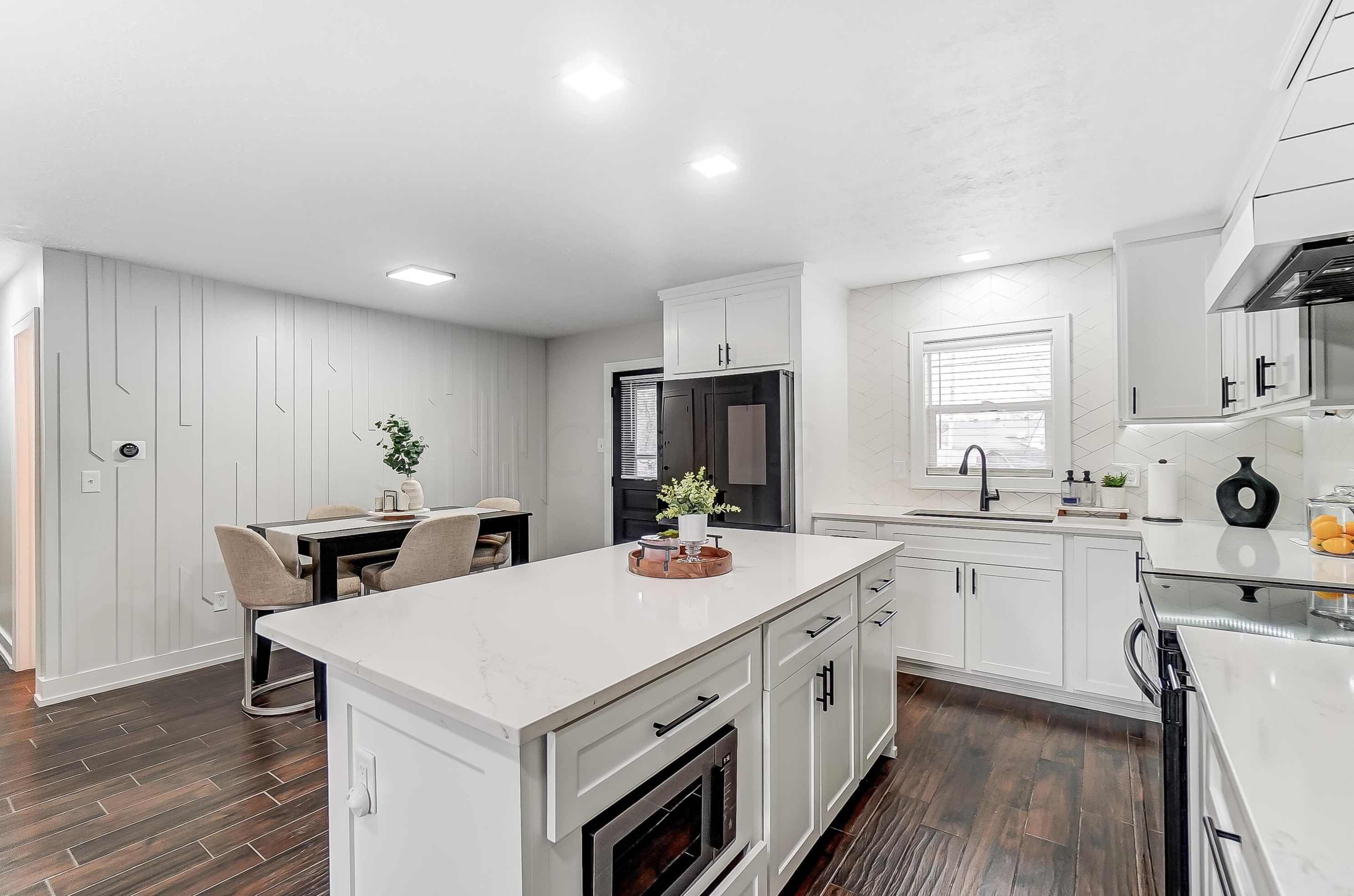 5252 Grandon Dr, Hilliard OH  43026-1746 exterior