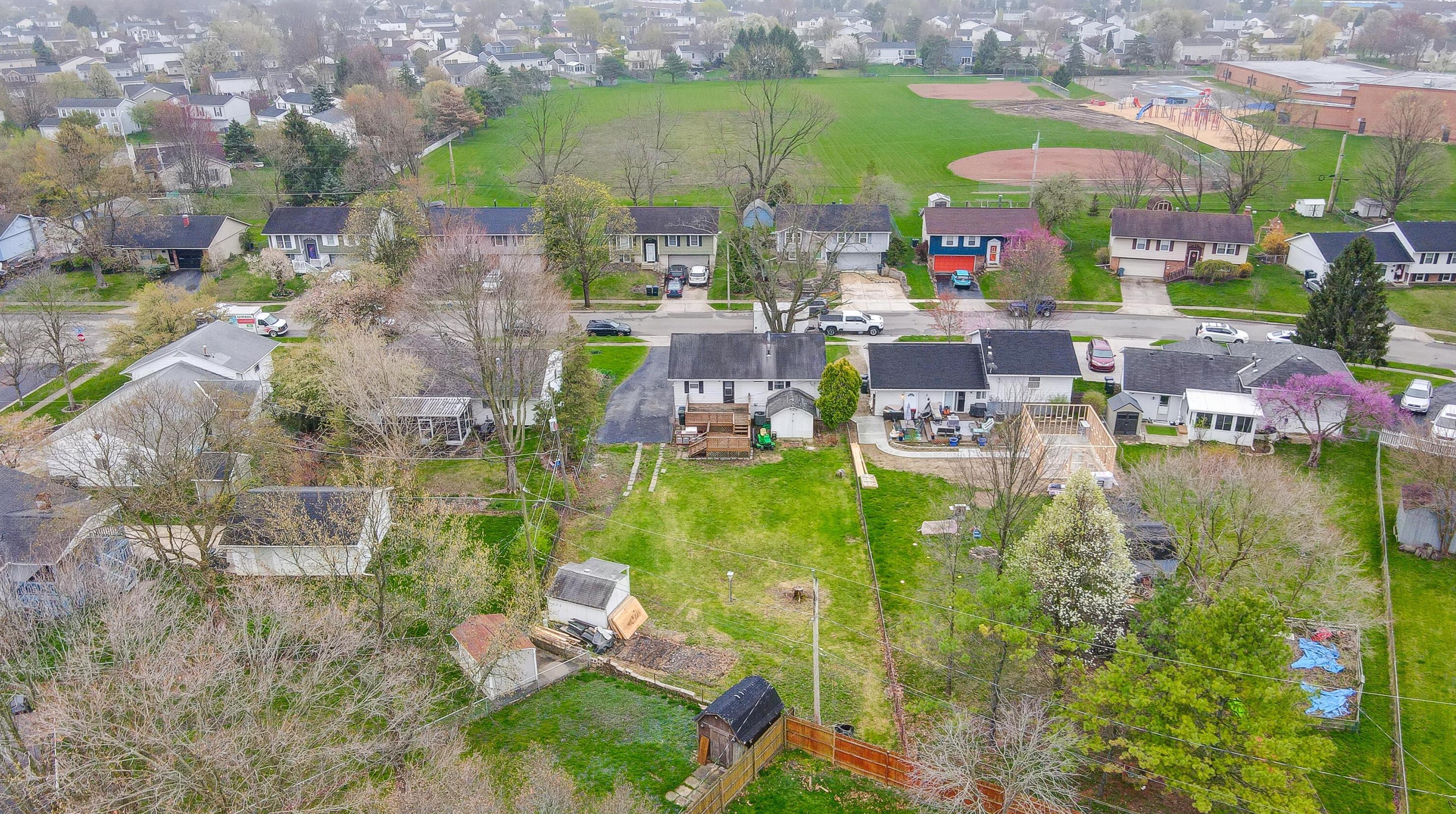 5252 Grandon Dr, Hilliard OH  43026-1746 exterior