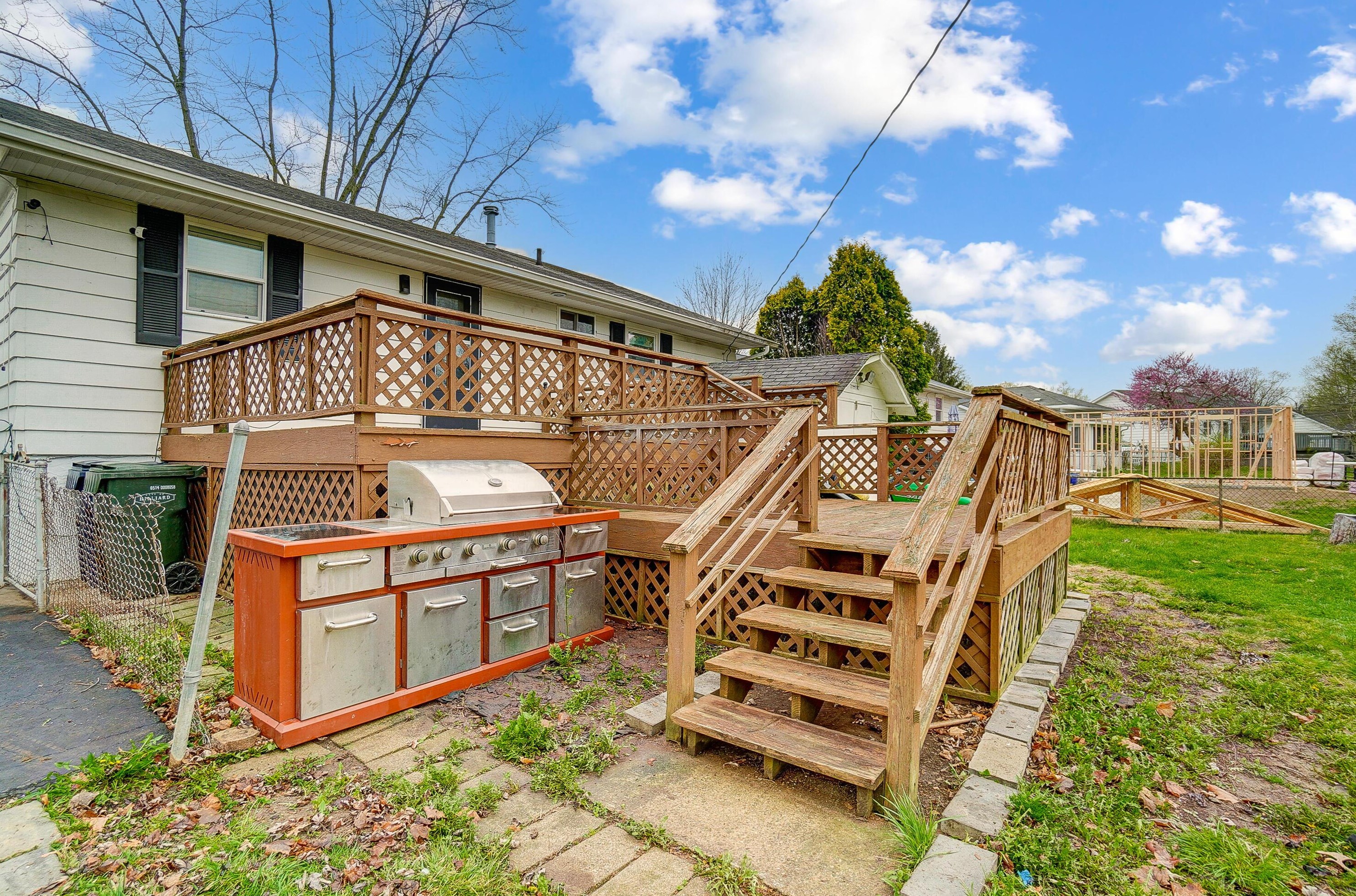 5252 Grandon Dr, Hilliard OH  43026-1746 exterior