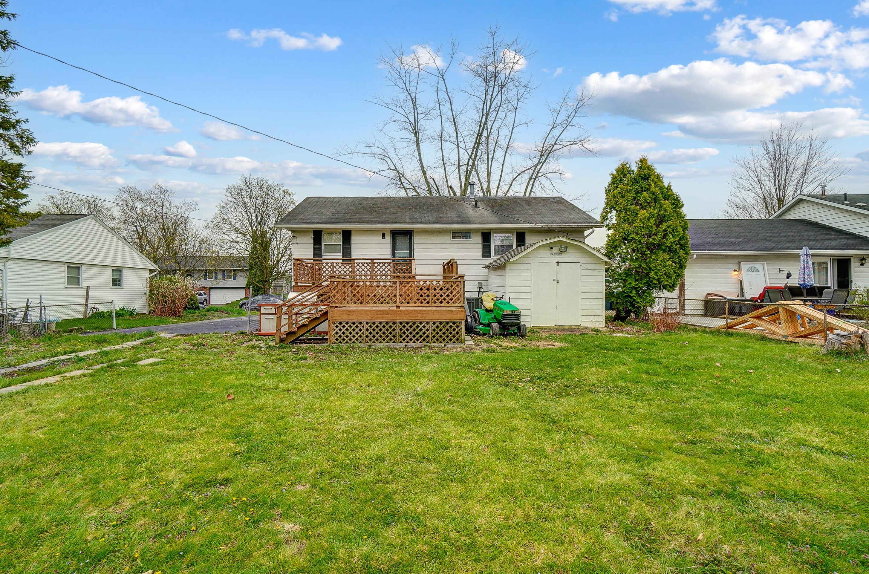 5252 Grandon Dr, Hilliard OH  43026-1746 exterior