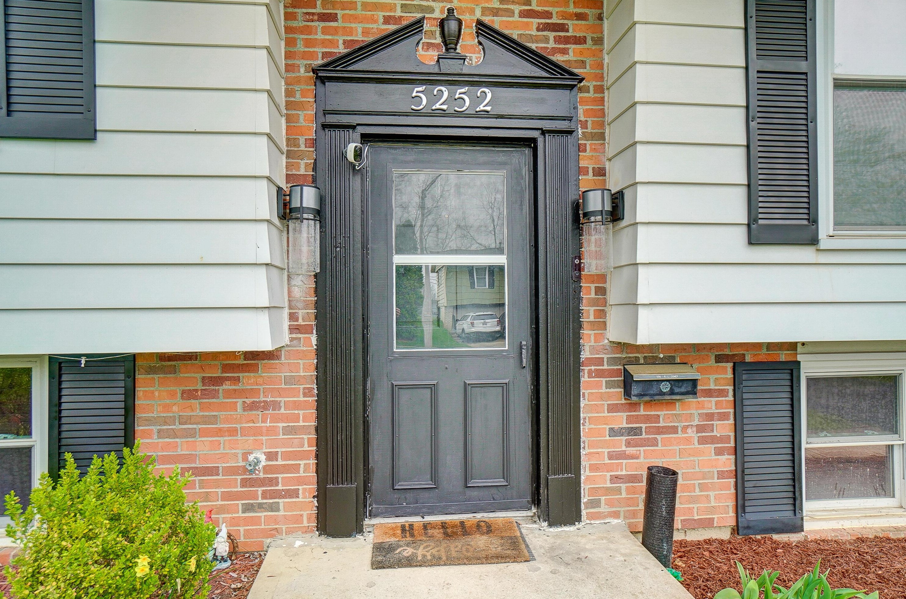 5252 Grandon Dr, Hilliard OH  43026-1746 exterior