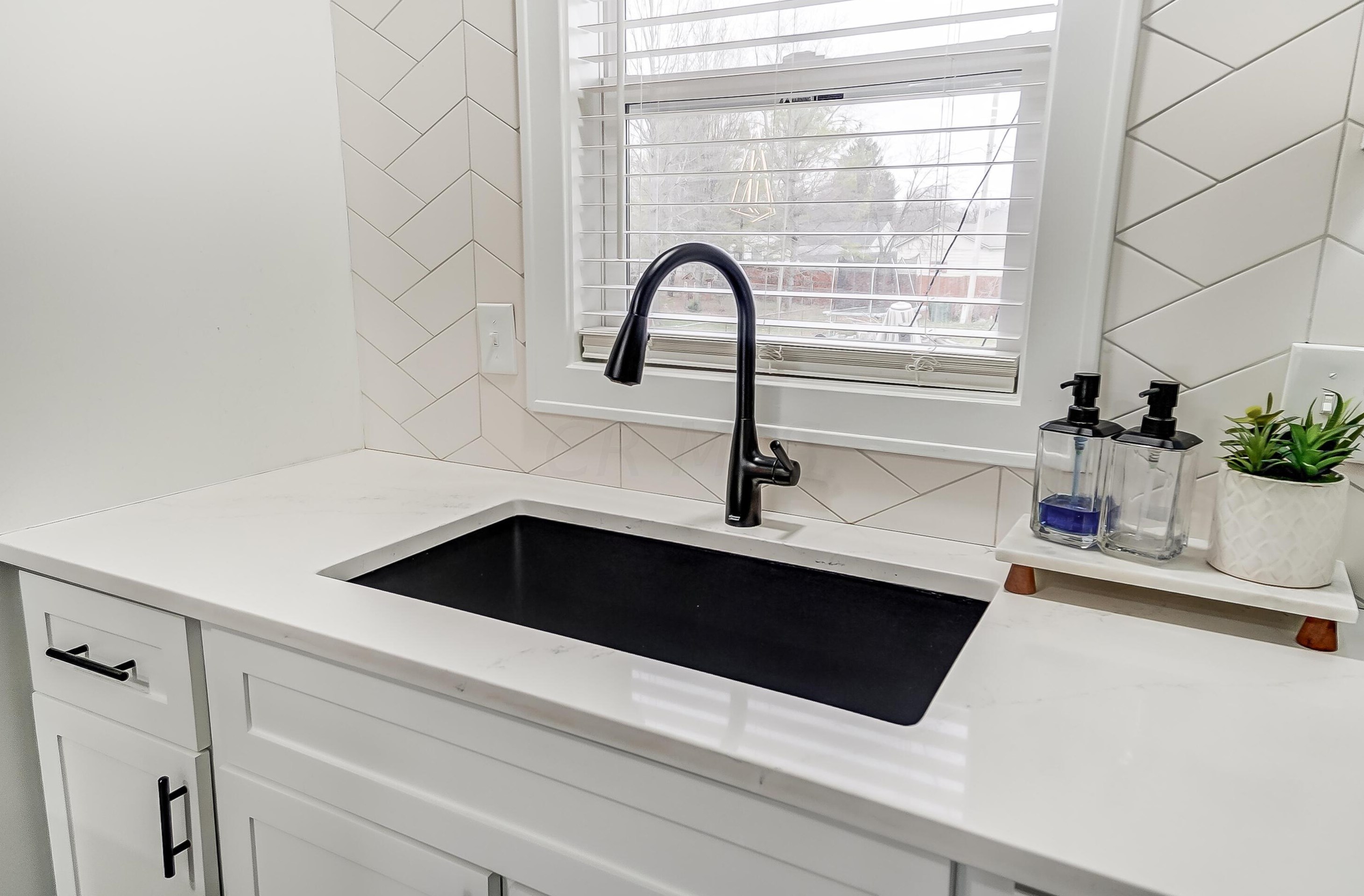 5252 Grandon Dr, Hilliard OH  43026-1746 exterior