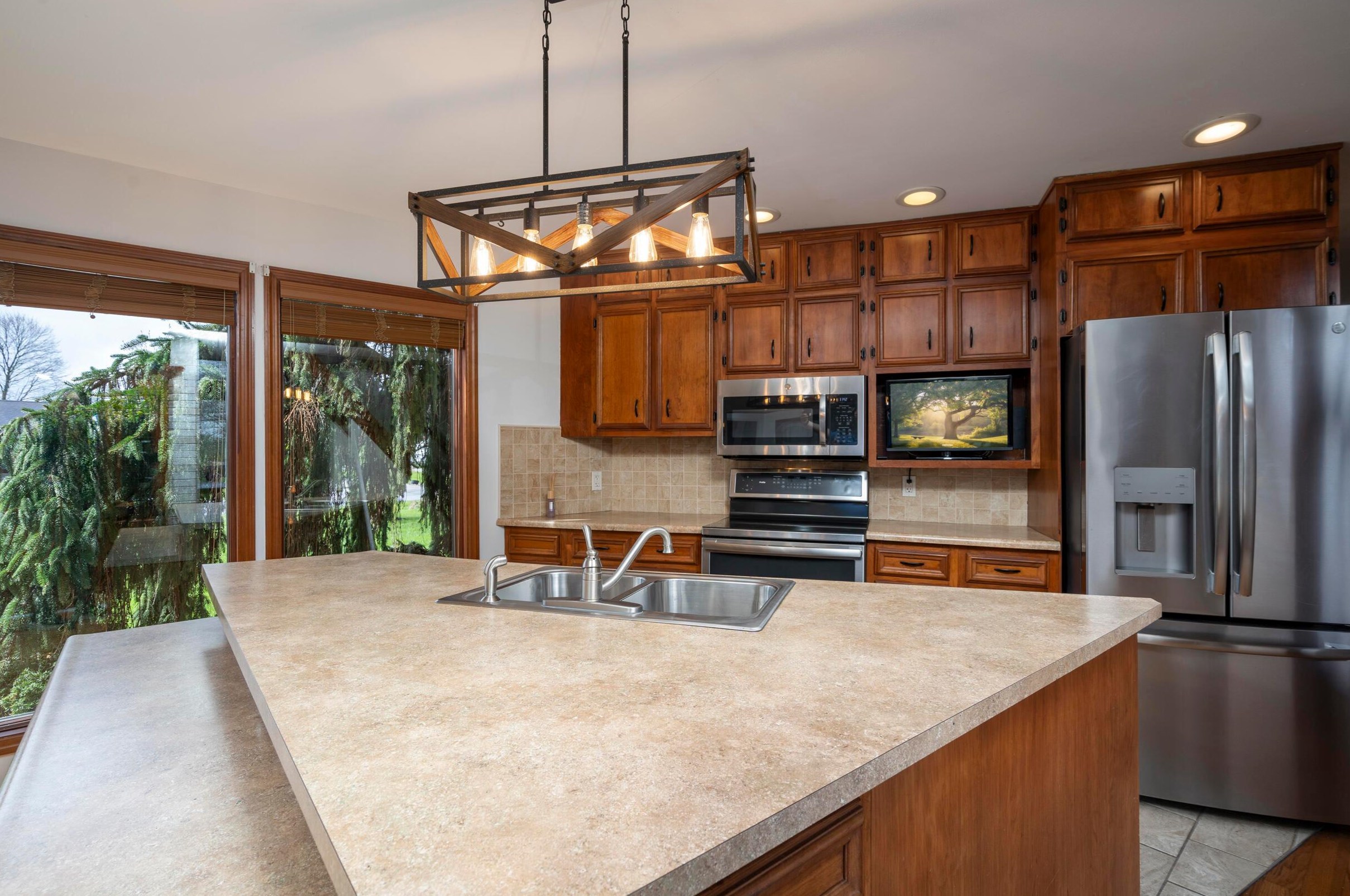 1224 Countryside Dr, Washington Ch OH  43160-1804 exterior