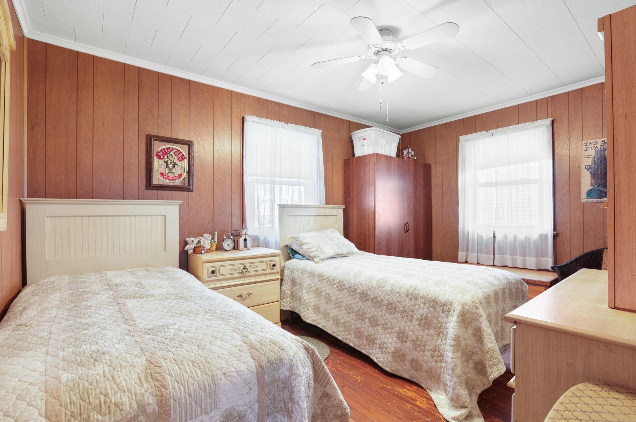 316 Bayview Dr, Port Clinton OH 43452-9237 exterior