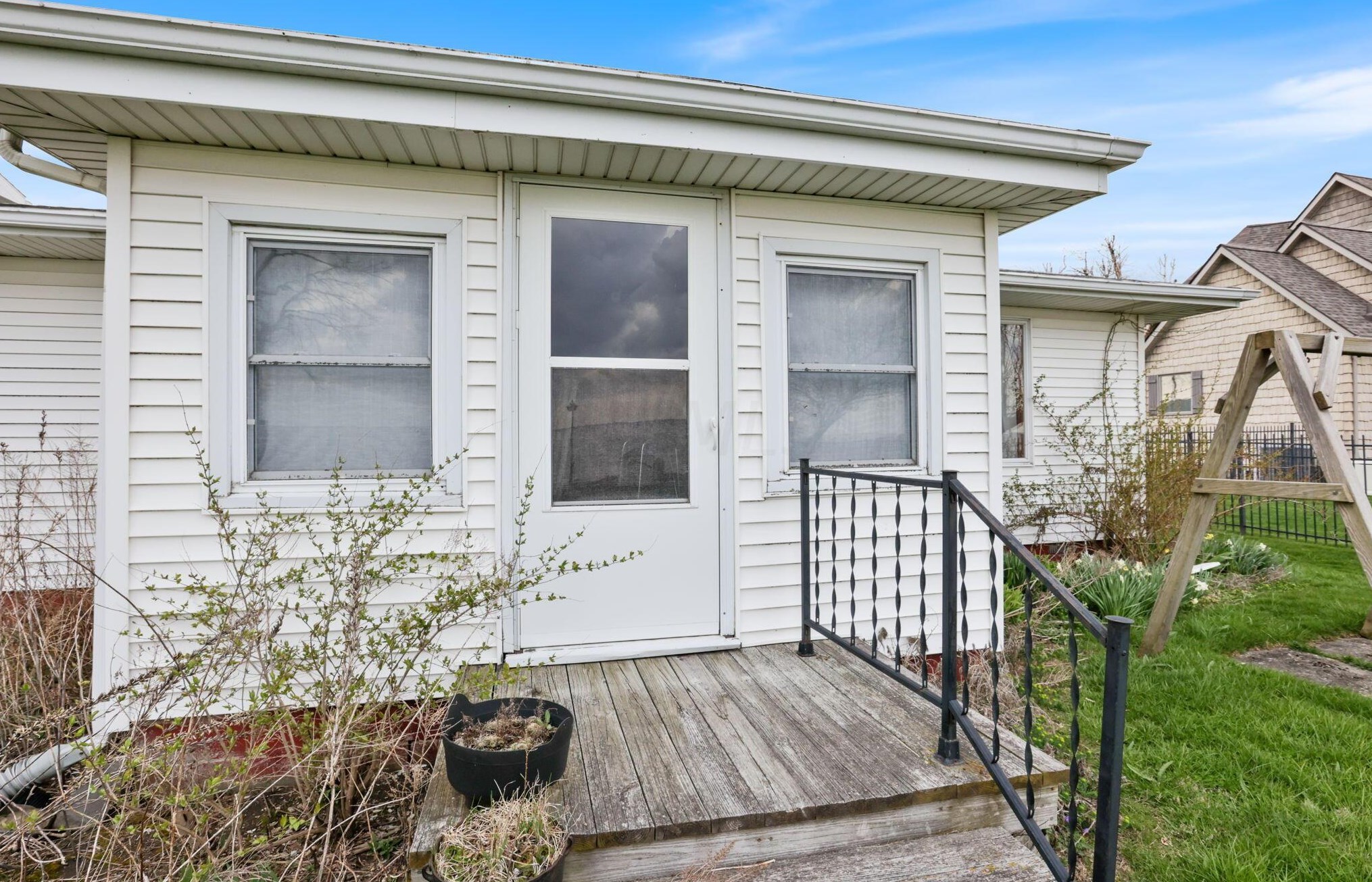 316 Bayview Dr, Port Clinton OH 43452-9237 exterior