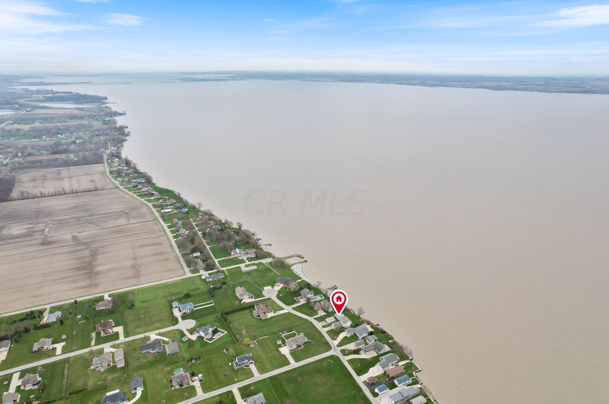 316 Bayview Dr, Port Clinton OH 43452-9237 exterior