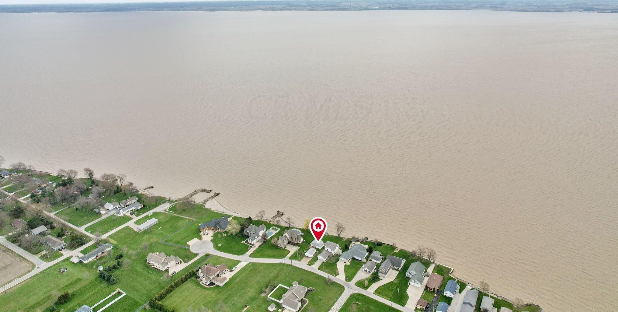 316 Bayview Dr, Port Clinton OH 43452-9237 exterior